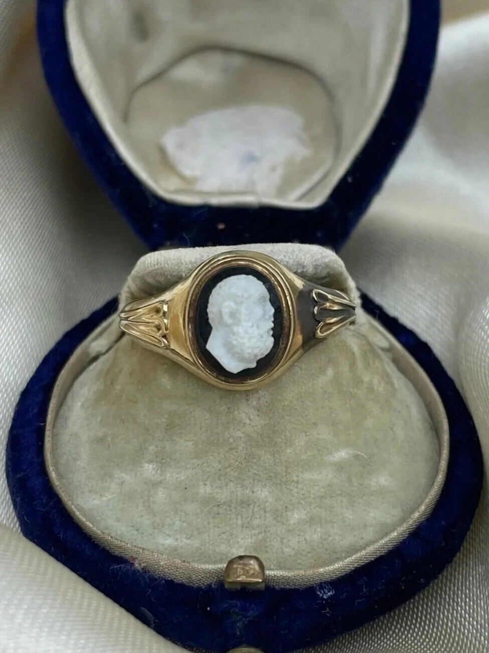 BC303F68-5E9A-4DF2-8F37-74C26F8436B3