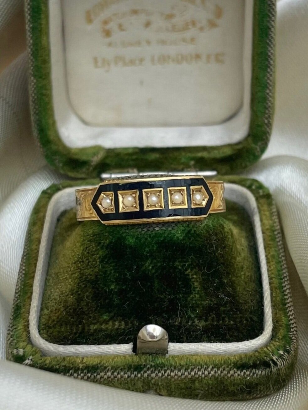 10F3F6B6-59CB-419F-A586-2228BCE20A06