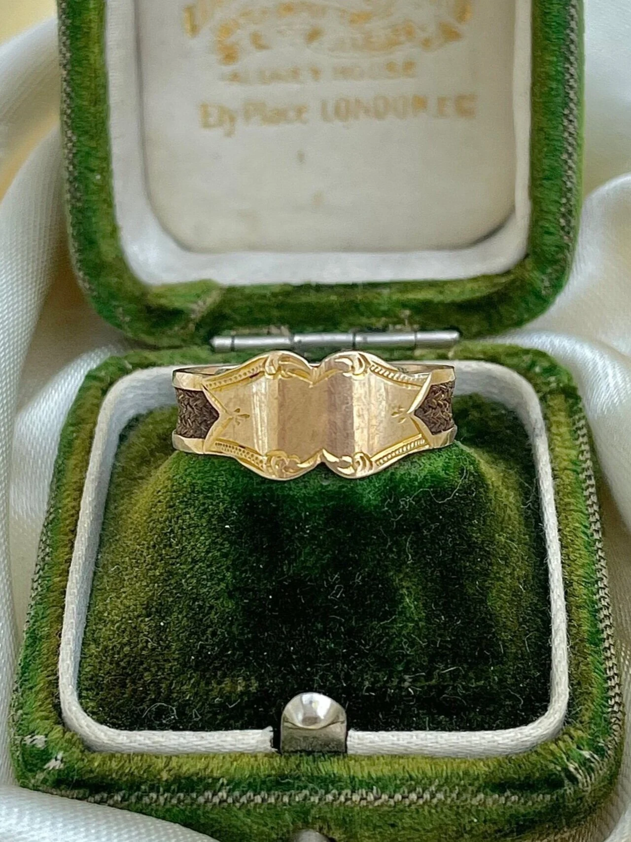 2A865F2C-A94A-4FB8-8DB4-6D31D88825AB