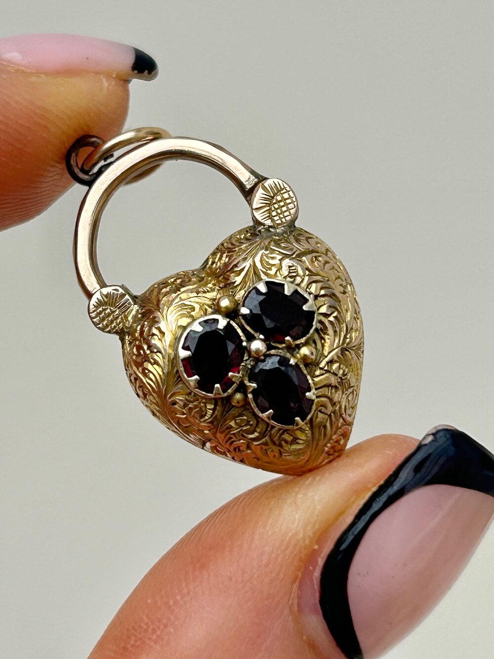 Antique mini gold engraved padlock locket pendant — Gembank1973