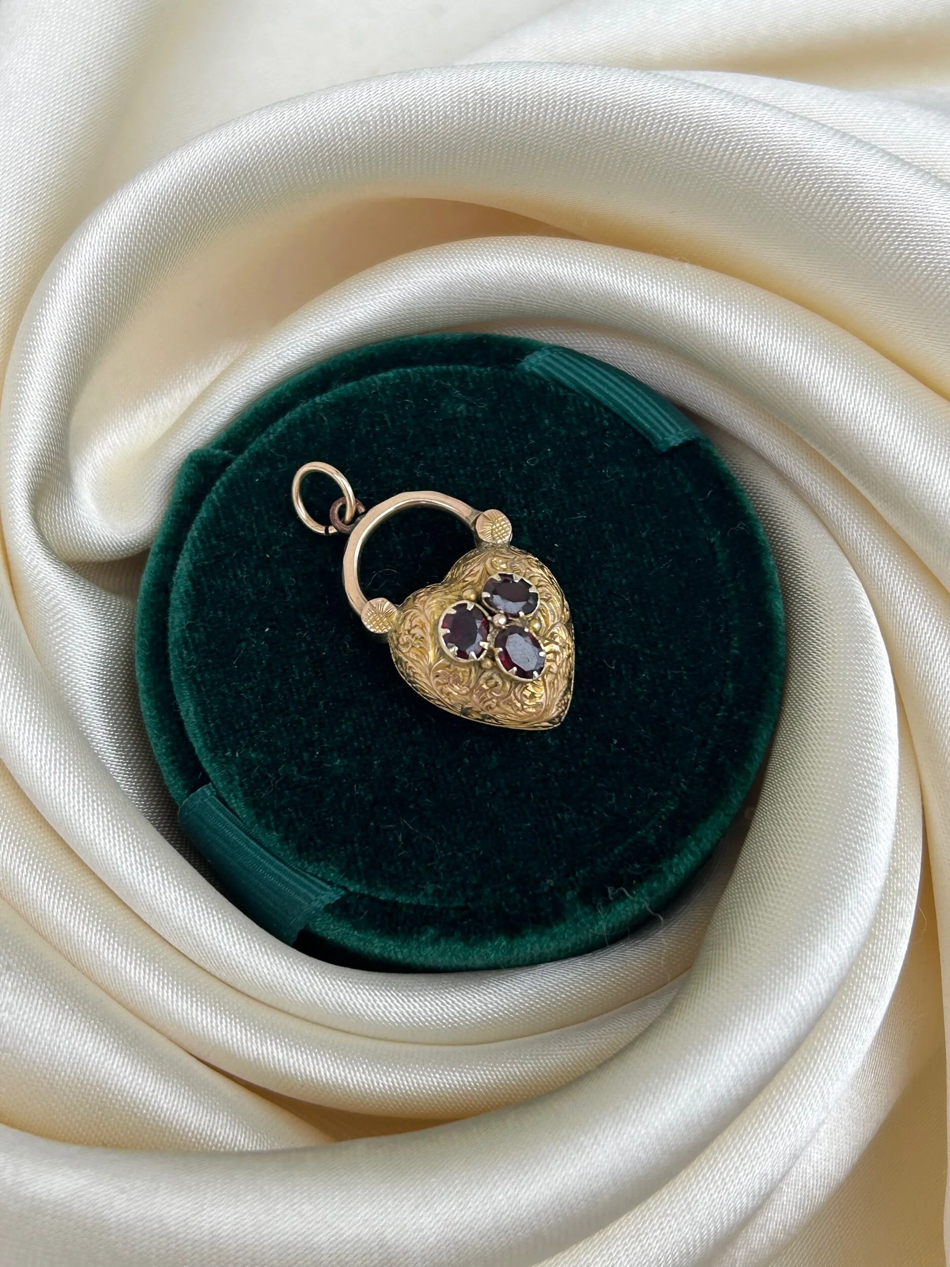 59E28203-AC3E-4F25-9E2B-30EEE5215E88