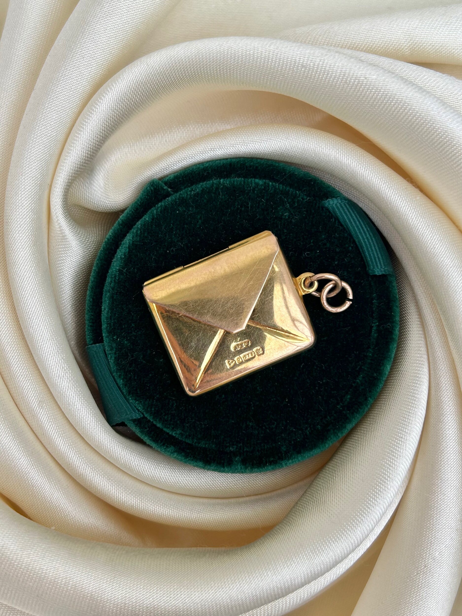 3A2C9F9A-D871-4AA1-A838-79D54430DF4B