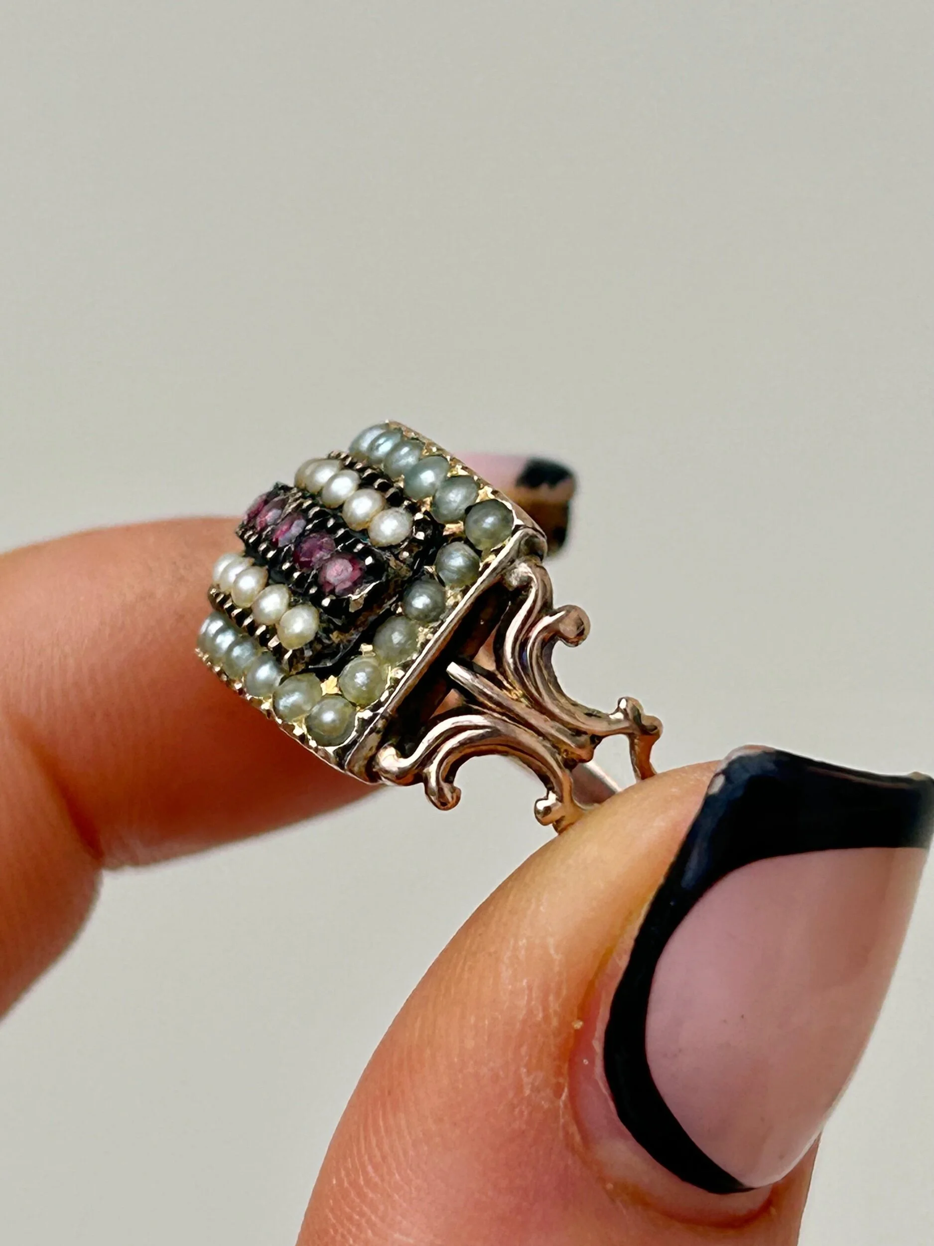 1B623C16-305F-44DD-9639-578A8706EEDD