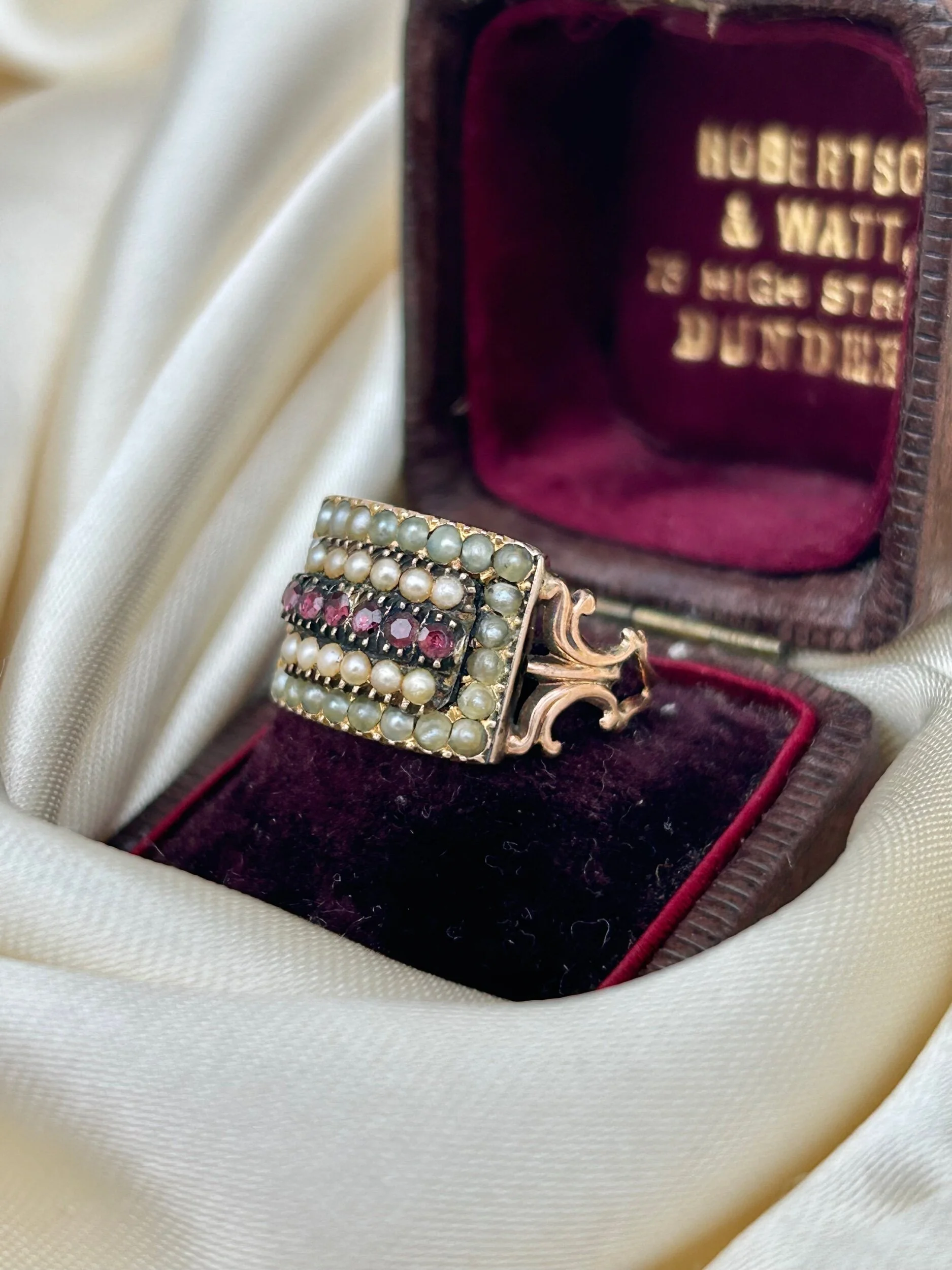 754087CF-F932-47DA-B2D5-3DAEC6370D46