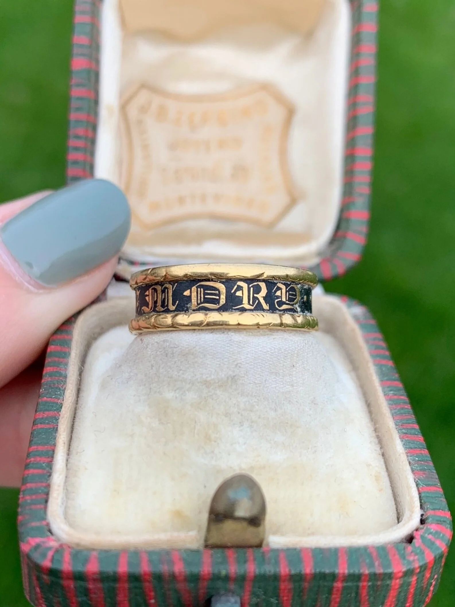 A61D47EF-0365-4168-9F2C-5A6598BEF37C