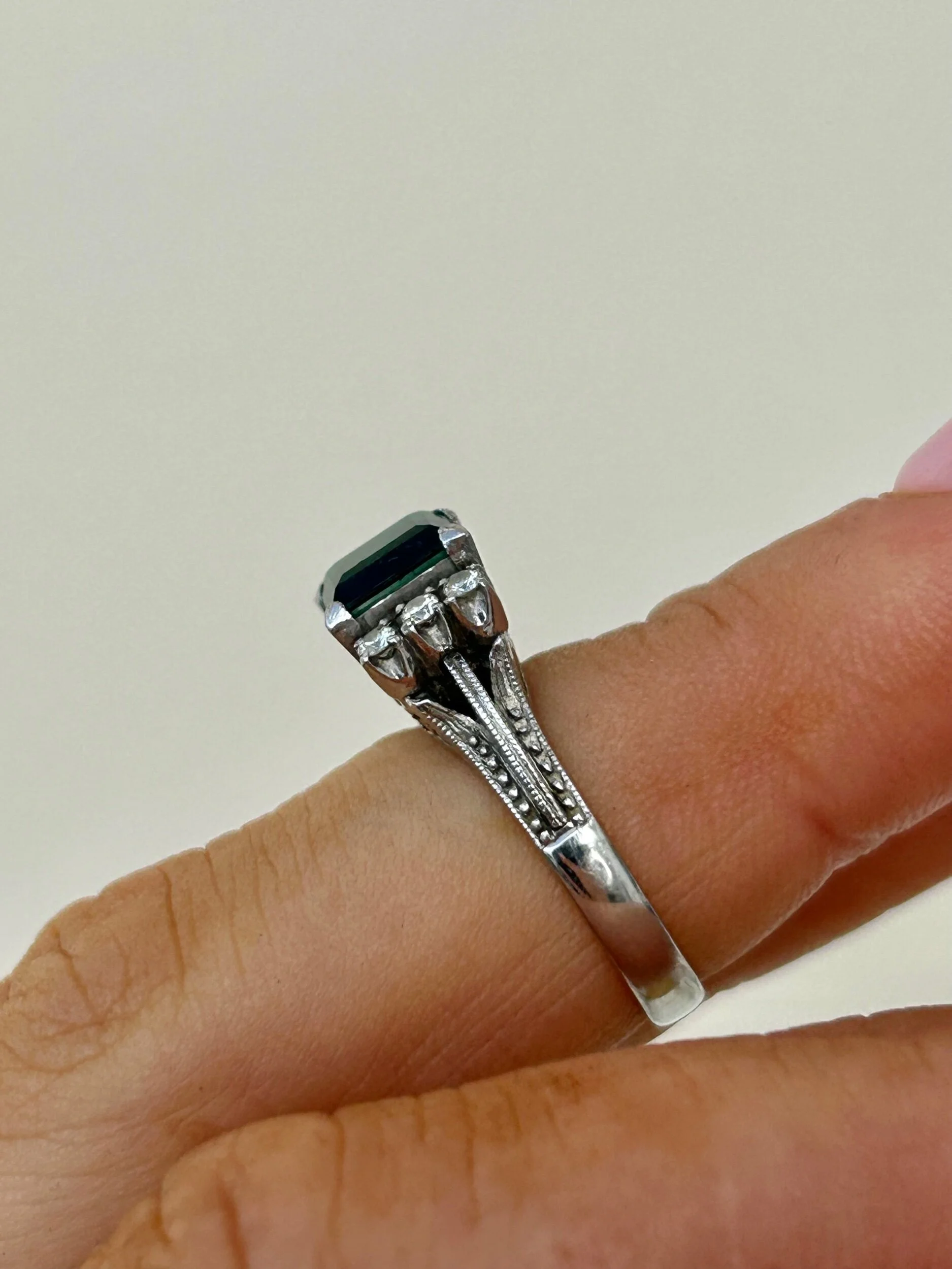 B358FFE9-77C7-4723-A5CF-E217624D4D74