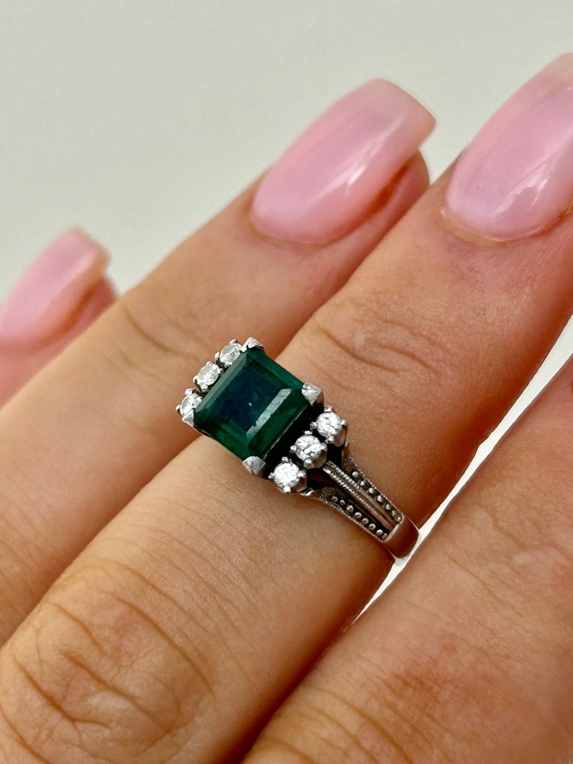 ACE3195C-462E-4303-86F1-45120CD8EAC8