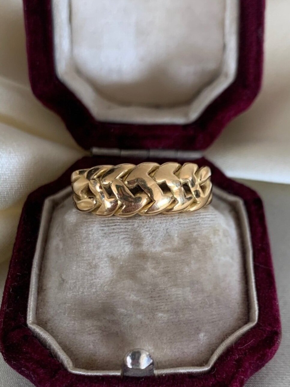 Antique keeper shop ring