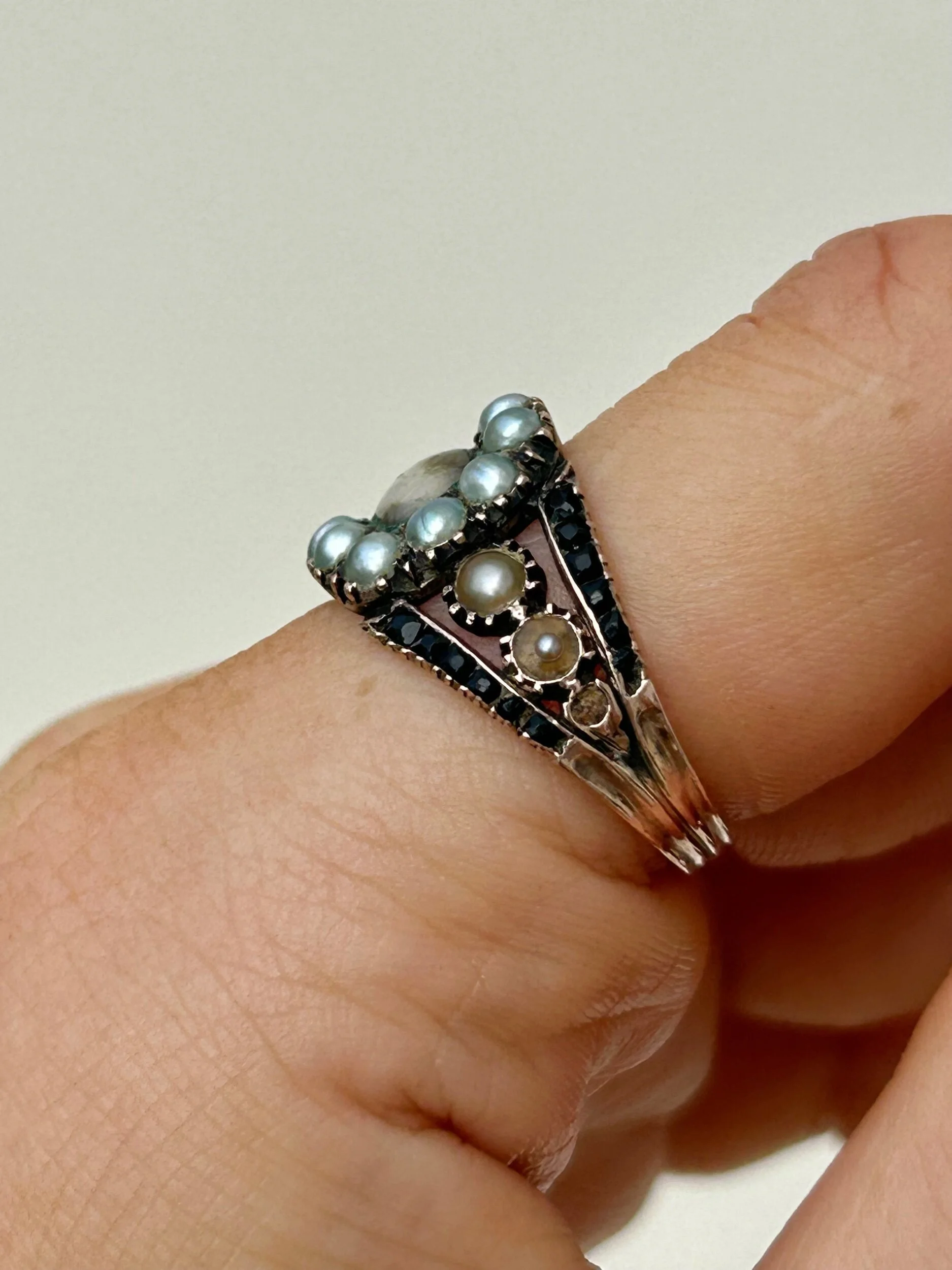 D5CBC551-A1AC-452F-94FE-69597C883F78