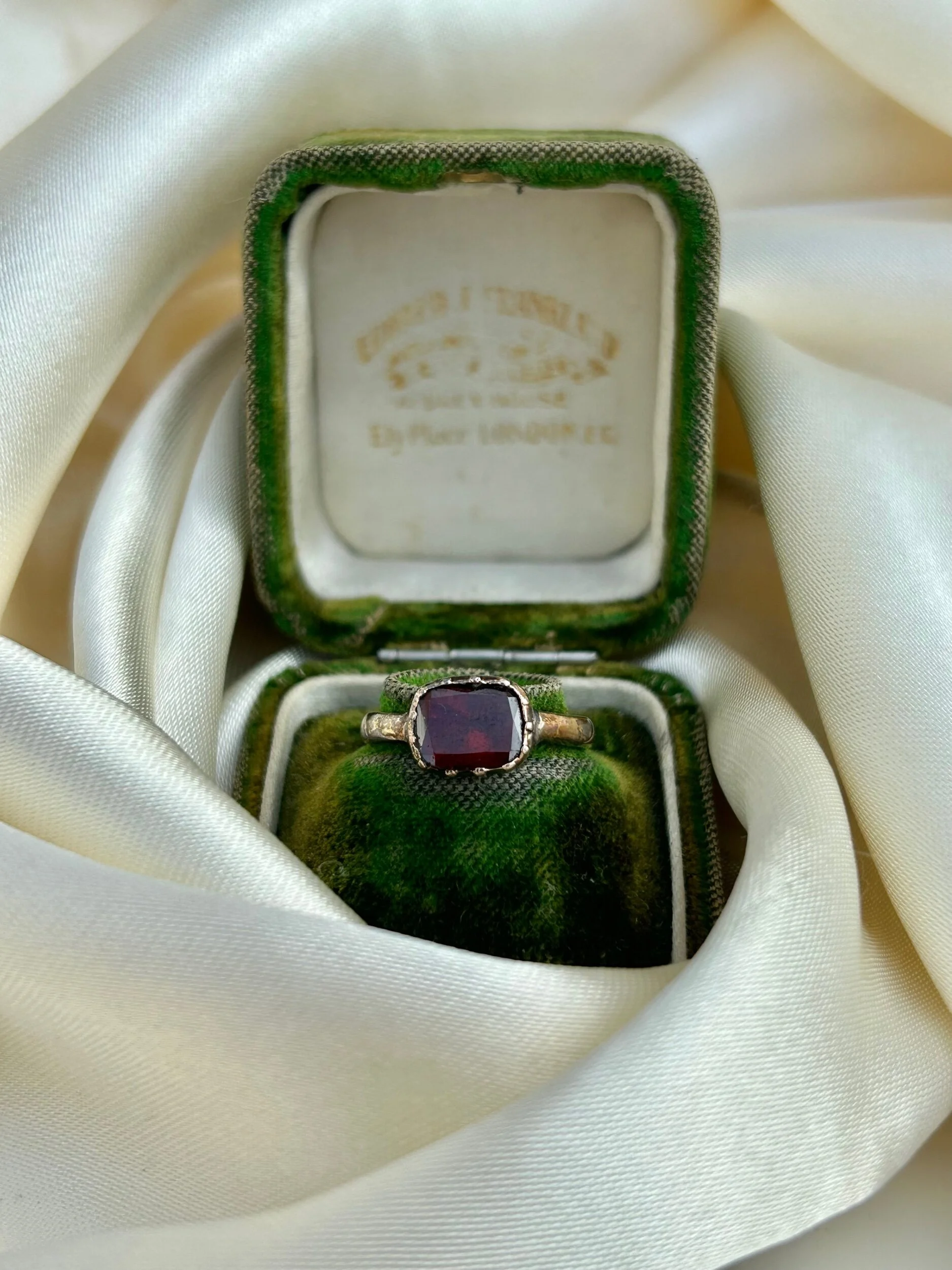 5DEFD1A1-7B59-4CCB-B34A-C957C42F4014