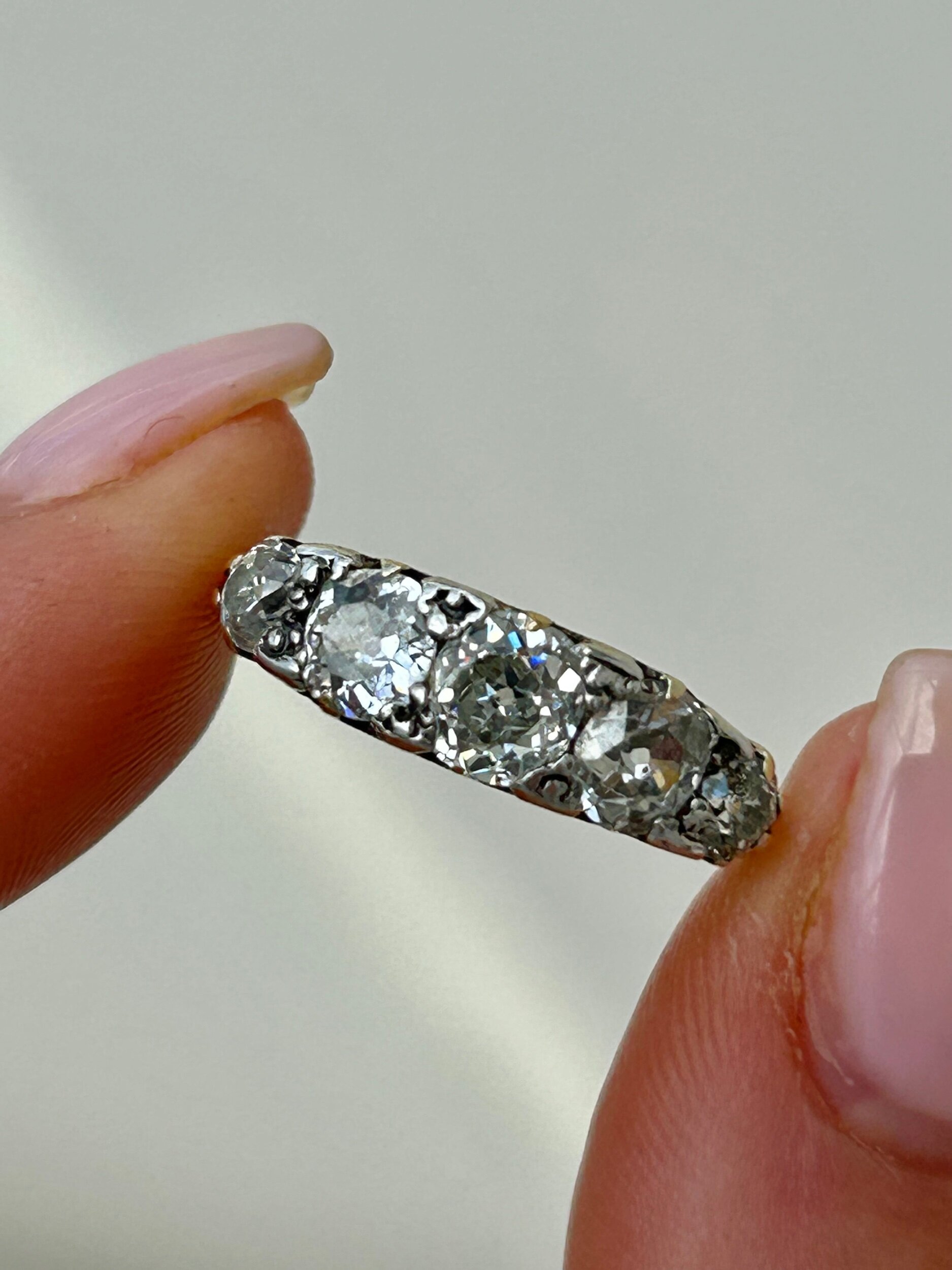 7BF8F26C-9639-4BB1-9563-63E1C267A193