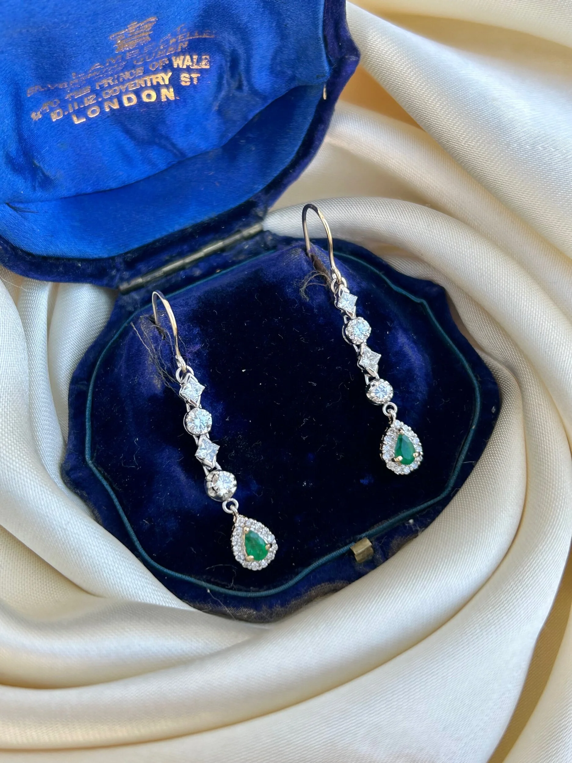 56CC3DB8-F892-482B-9EDB-E304C4A1E102