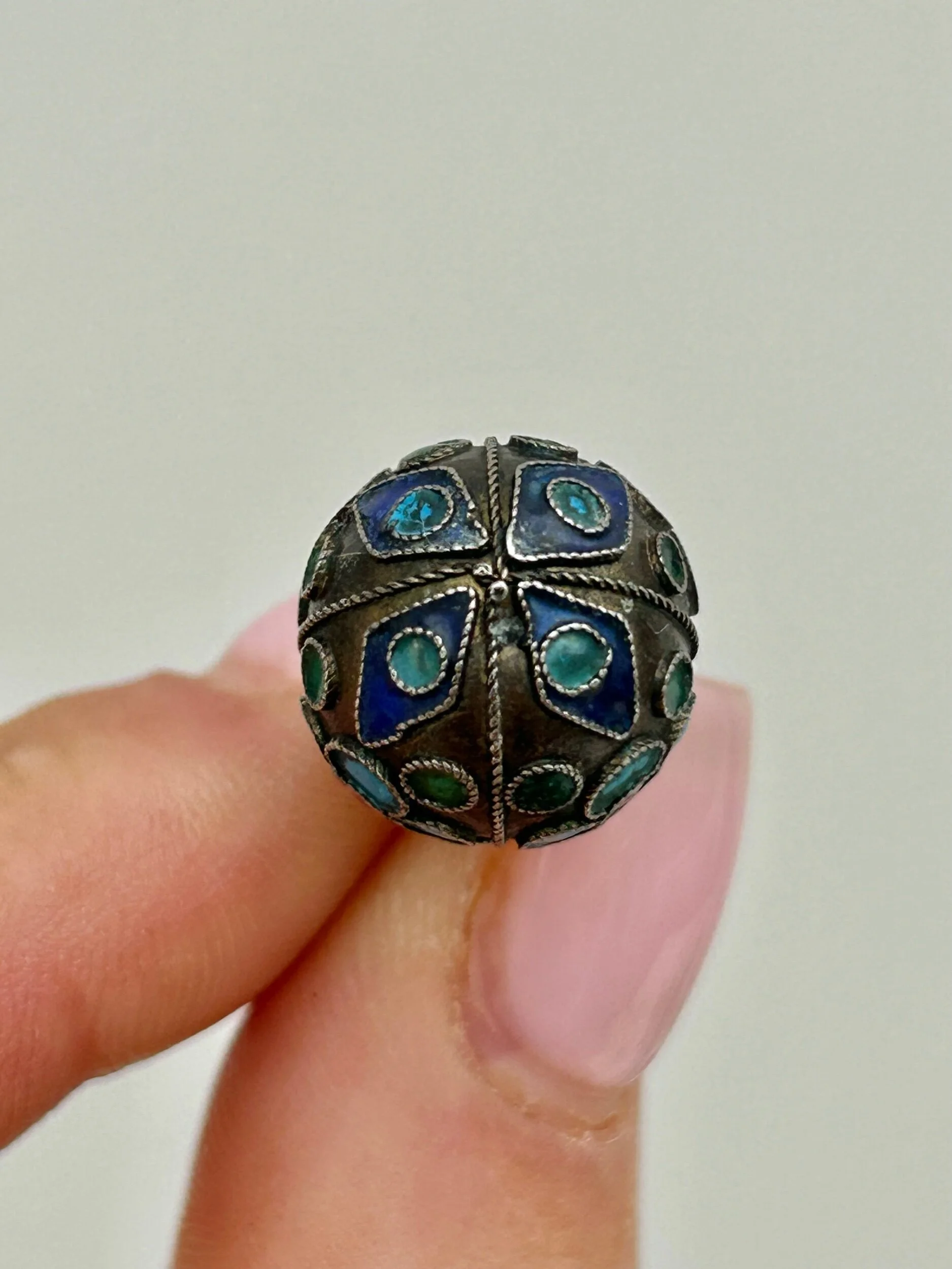 8567E5D2-F317-4B3A-A171-0B94CEB802BB