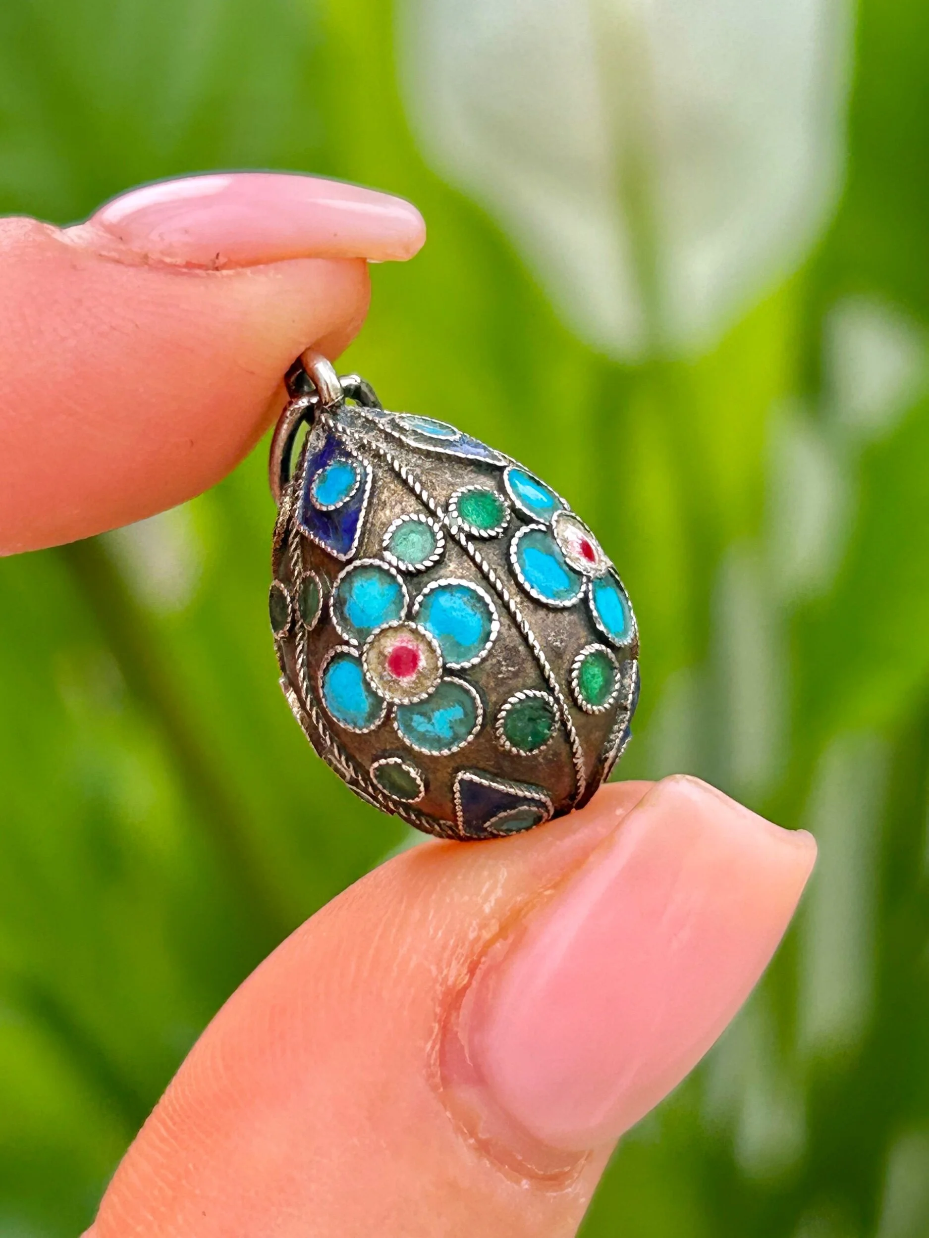 76647AF9-E836-4E21-A5C7-E0004408BA3A