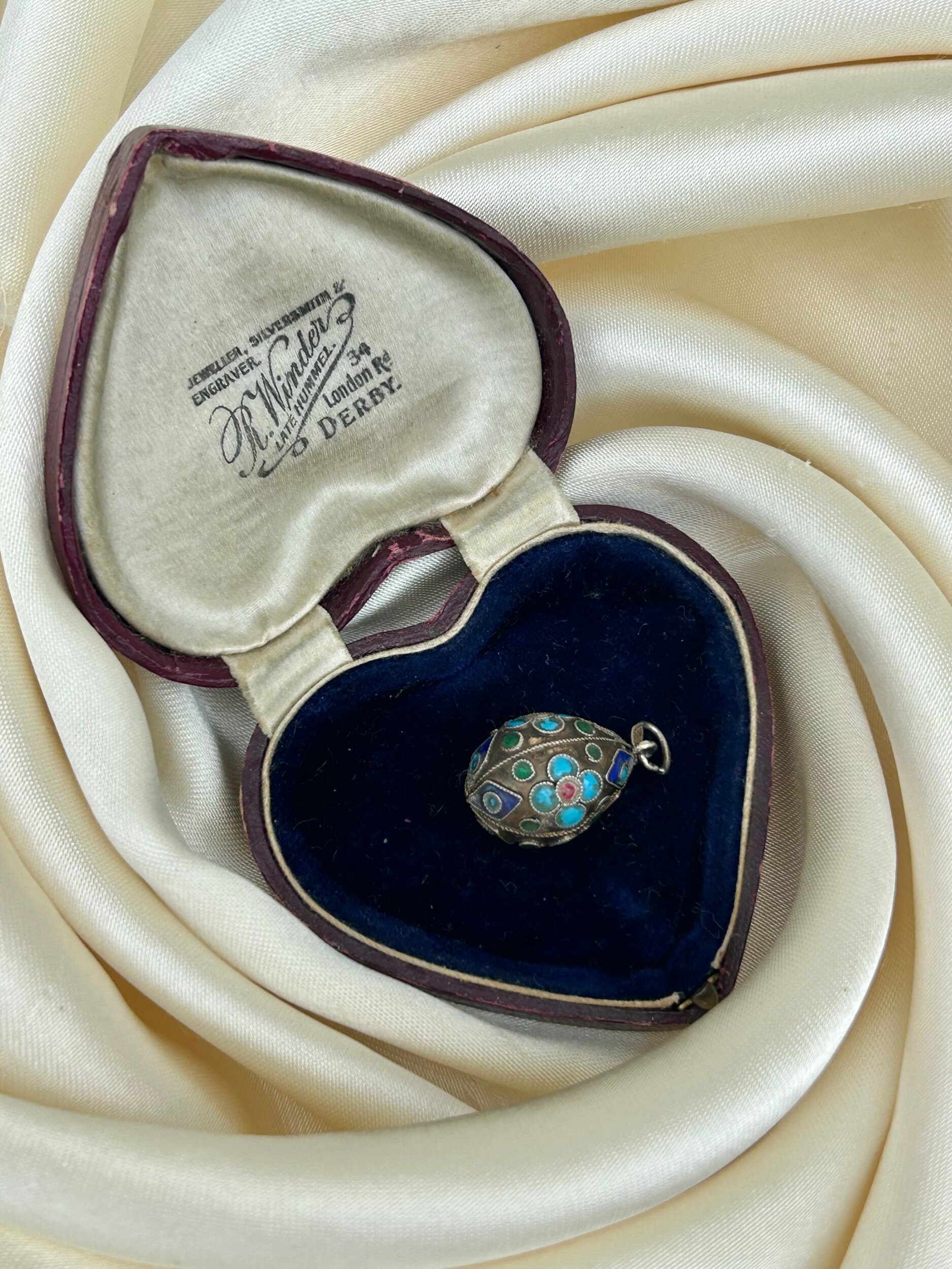 D628FAC6-5B87-4372-AB7D-FCF5FC5F6293