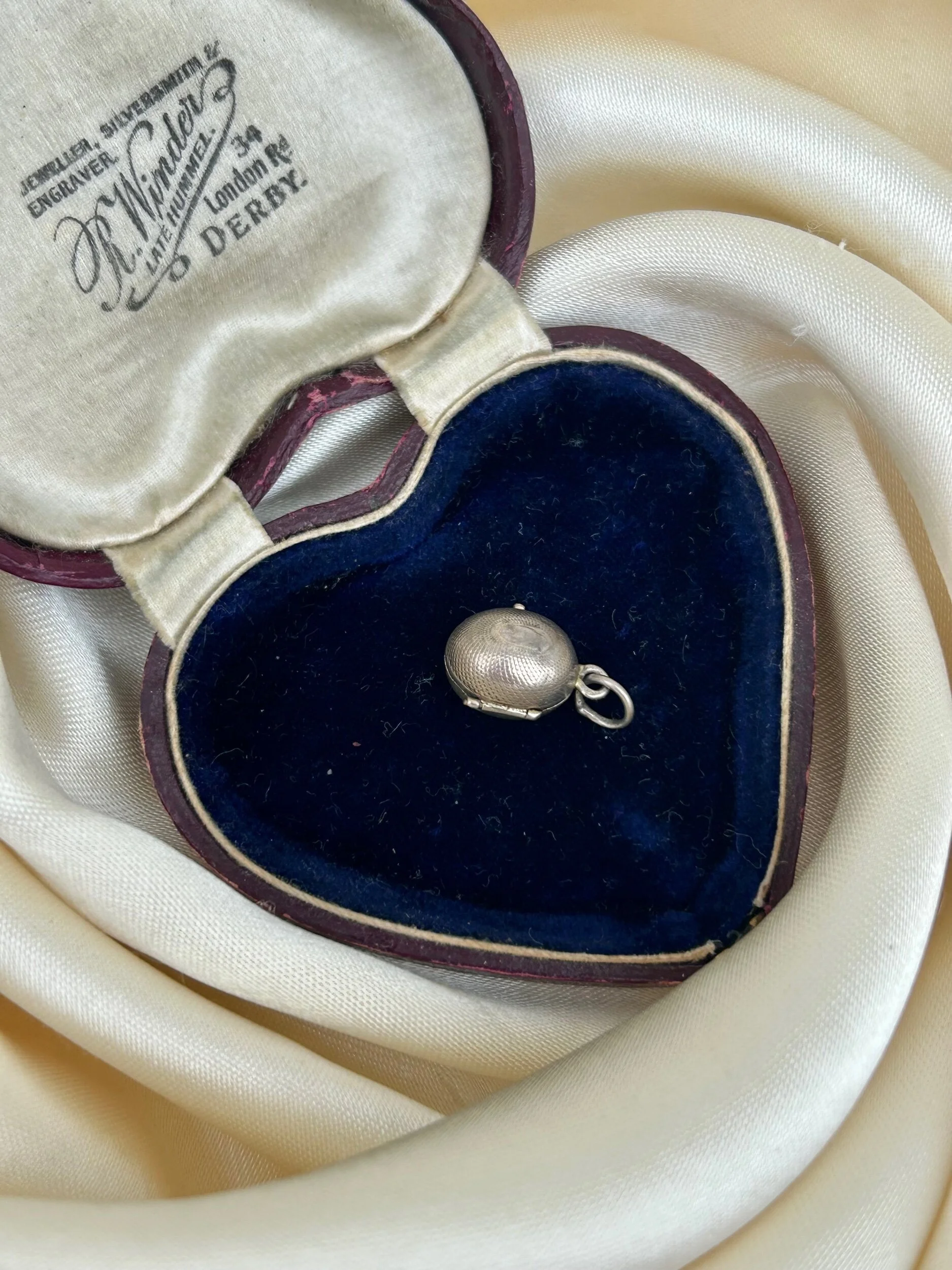 63C054C7-F68B-479F-927F-B120B42D1E77