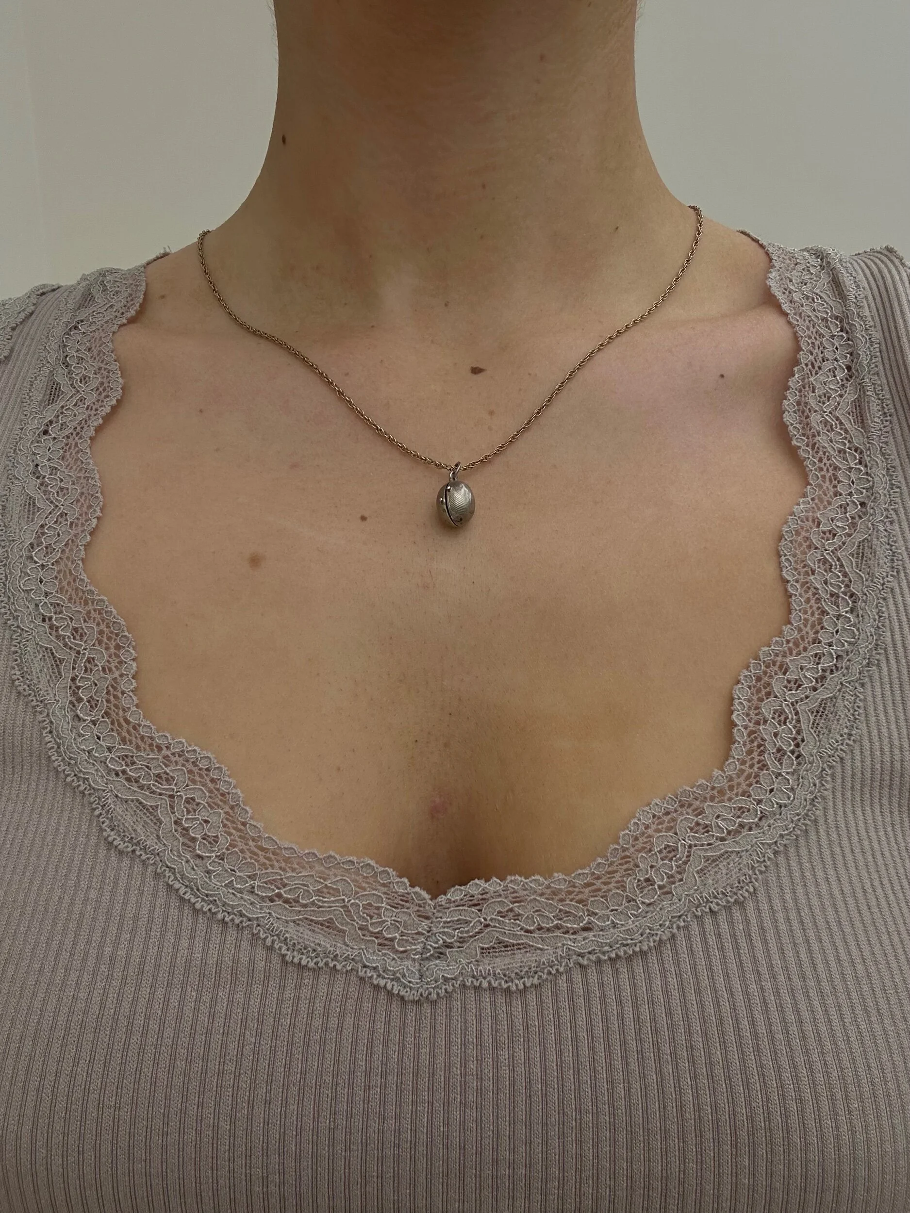 BA2B8283-36FF-4194-91B4-F5B71CE3E2B3