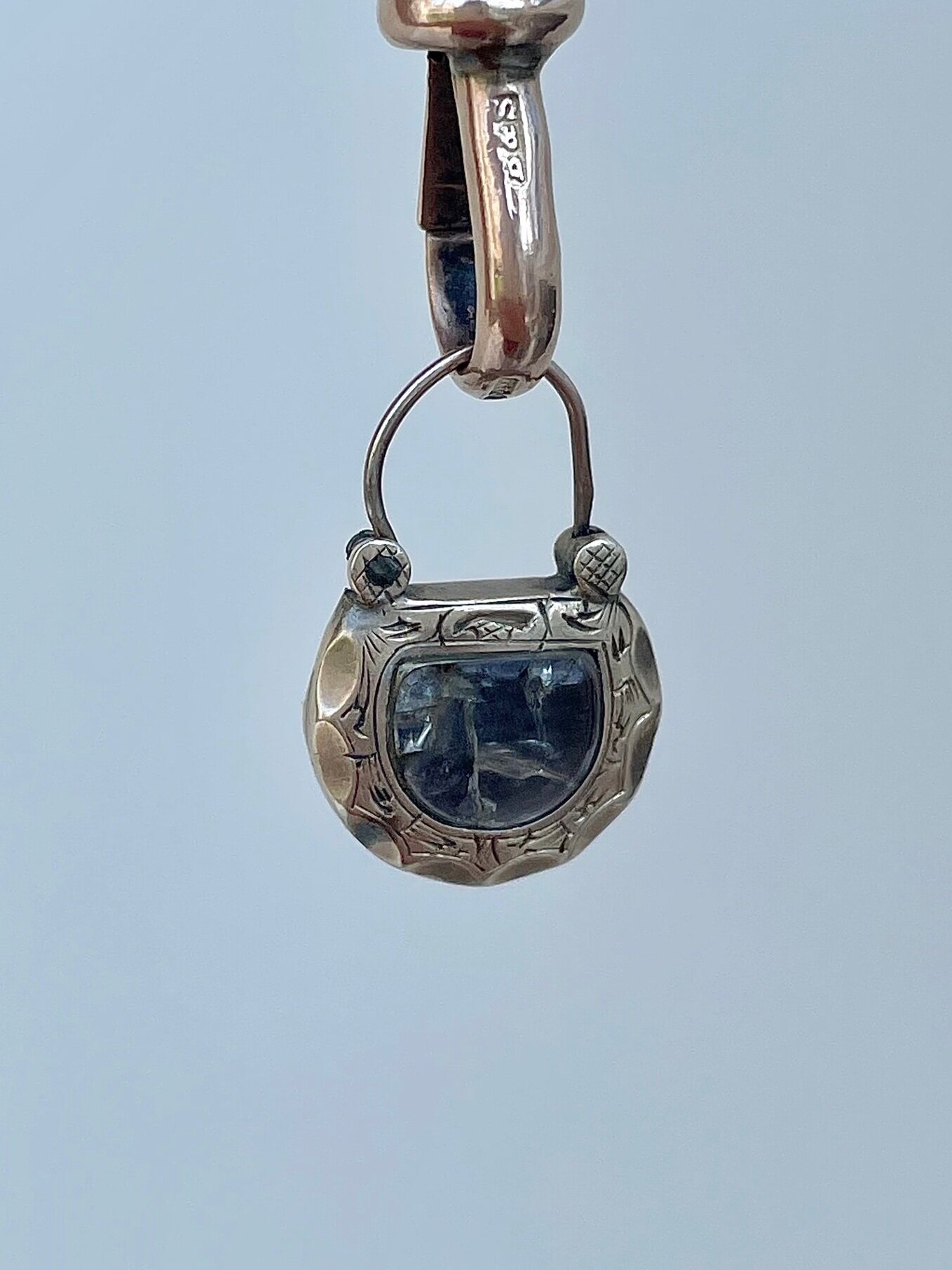 4A9B06C8-A161-4594-B718-15870EB6D852