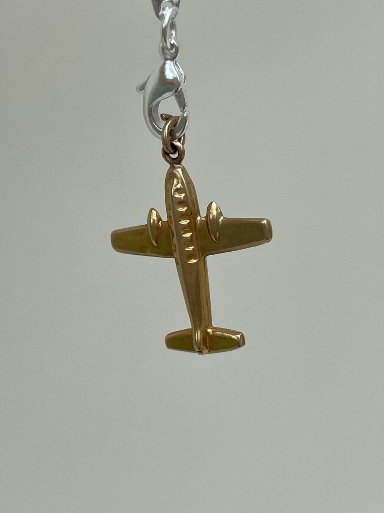 FBFE83F6-04A3-4DB5-8A42-64A9A74F9595