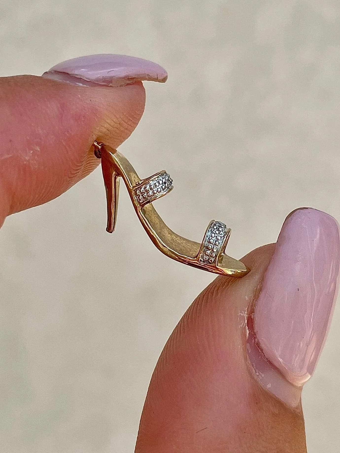 A4F8275E-48EA-49B2-80A1-8D6924F603AB