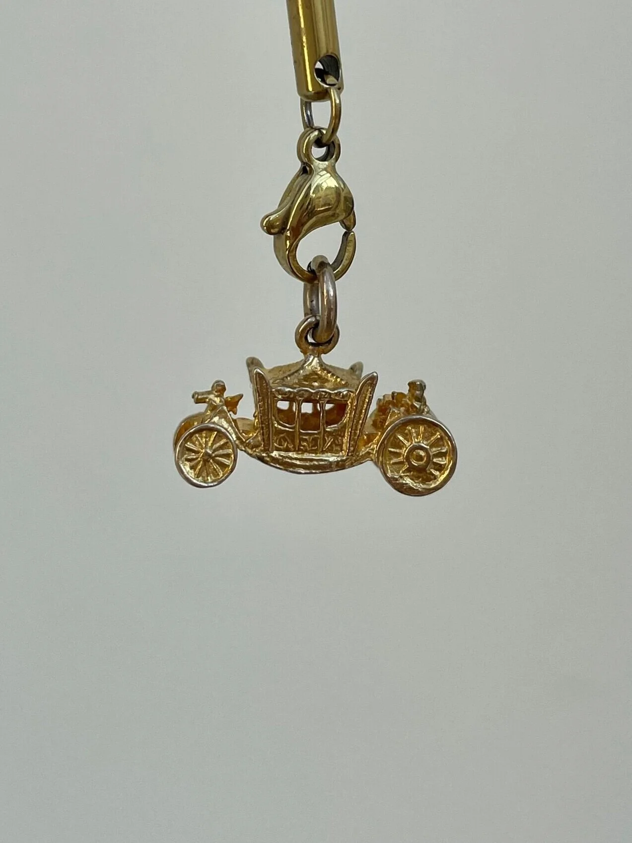 25BF9F52-62B4-4C30-850B-3BAF1FEBAC49