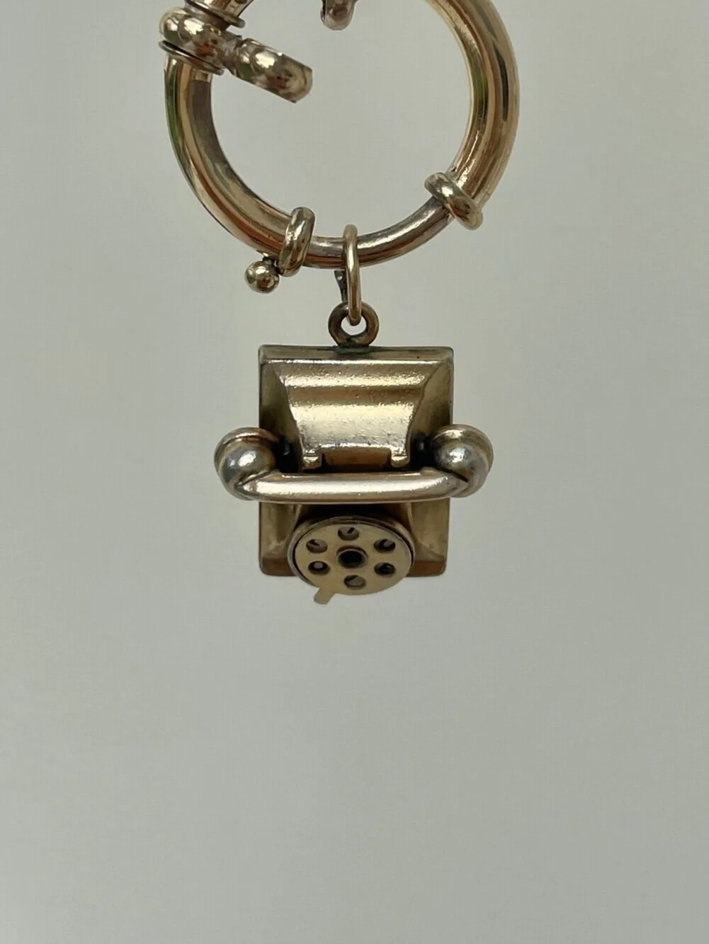 D43A51A5-40A1-4A41-8C9E-3CF2A278DF49