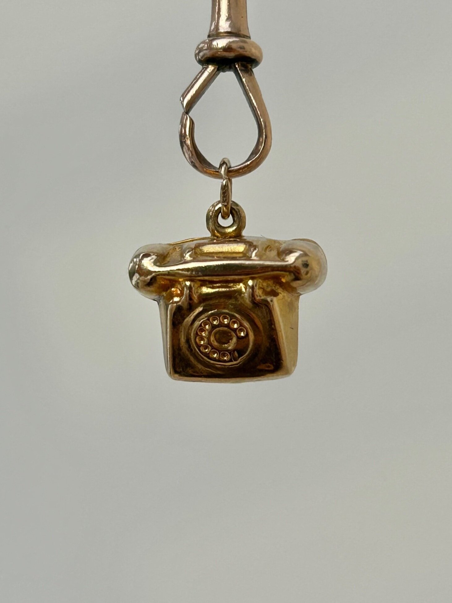 6F6839A5-81D2-41D1-89B9-0387B24961E9