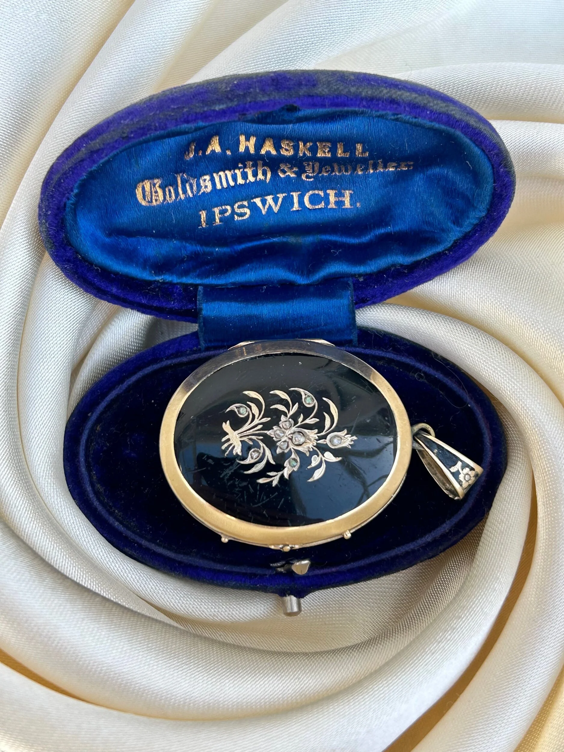 2BBF9C01-BFAC-446A-8201-87510288F823