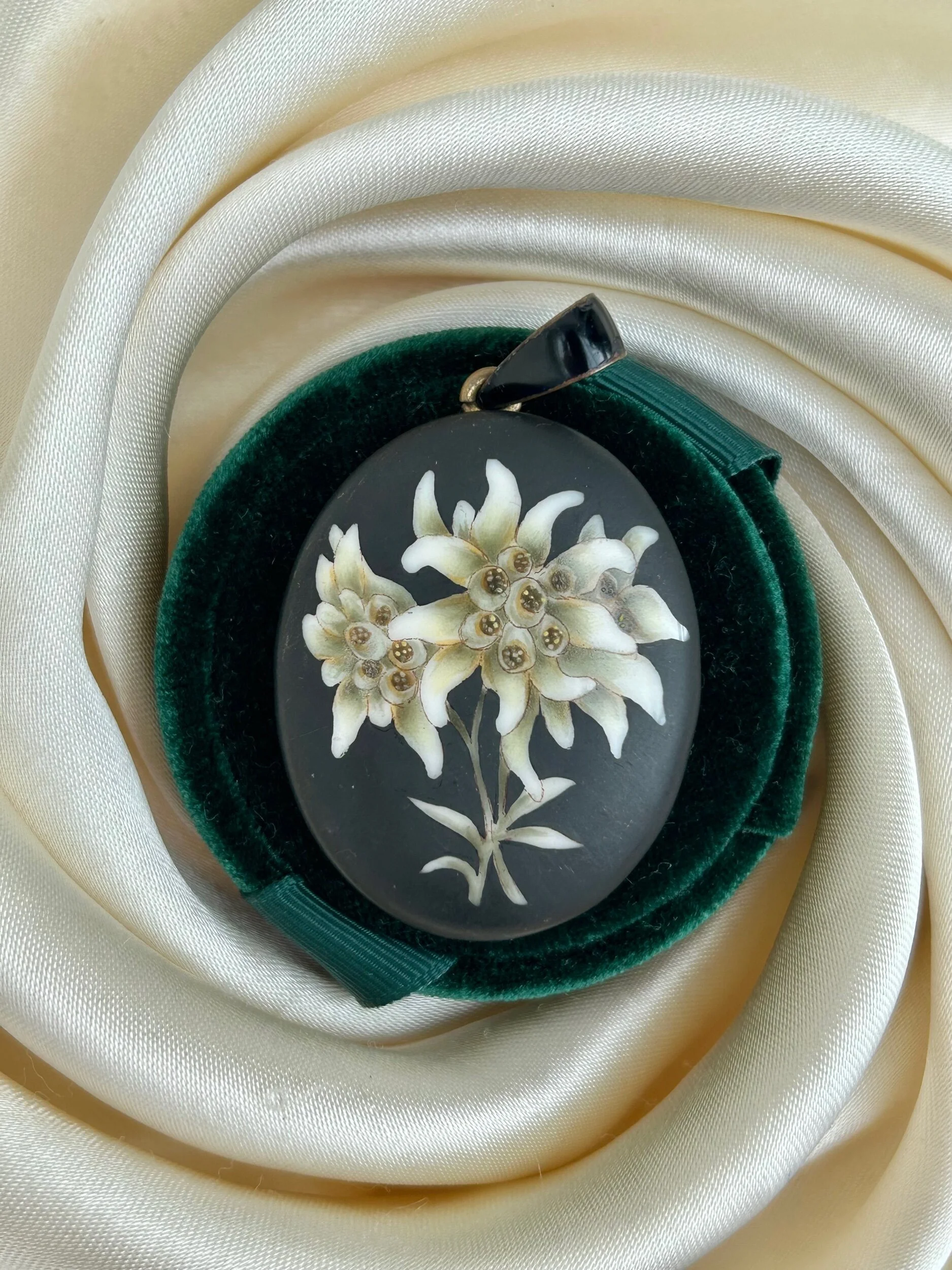 D7CCADD9-000C-4E52-AAC2-7782494C7F89