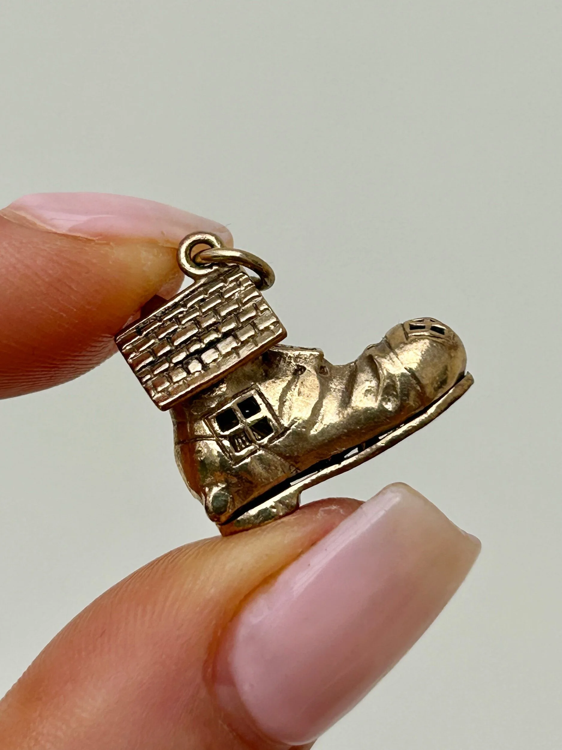 0C14A875-6F82-47B1-A6BD-526ED6F86BE8