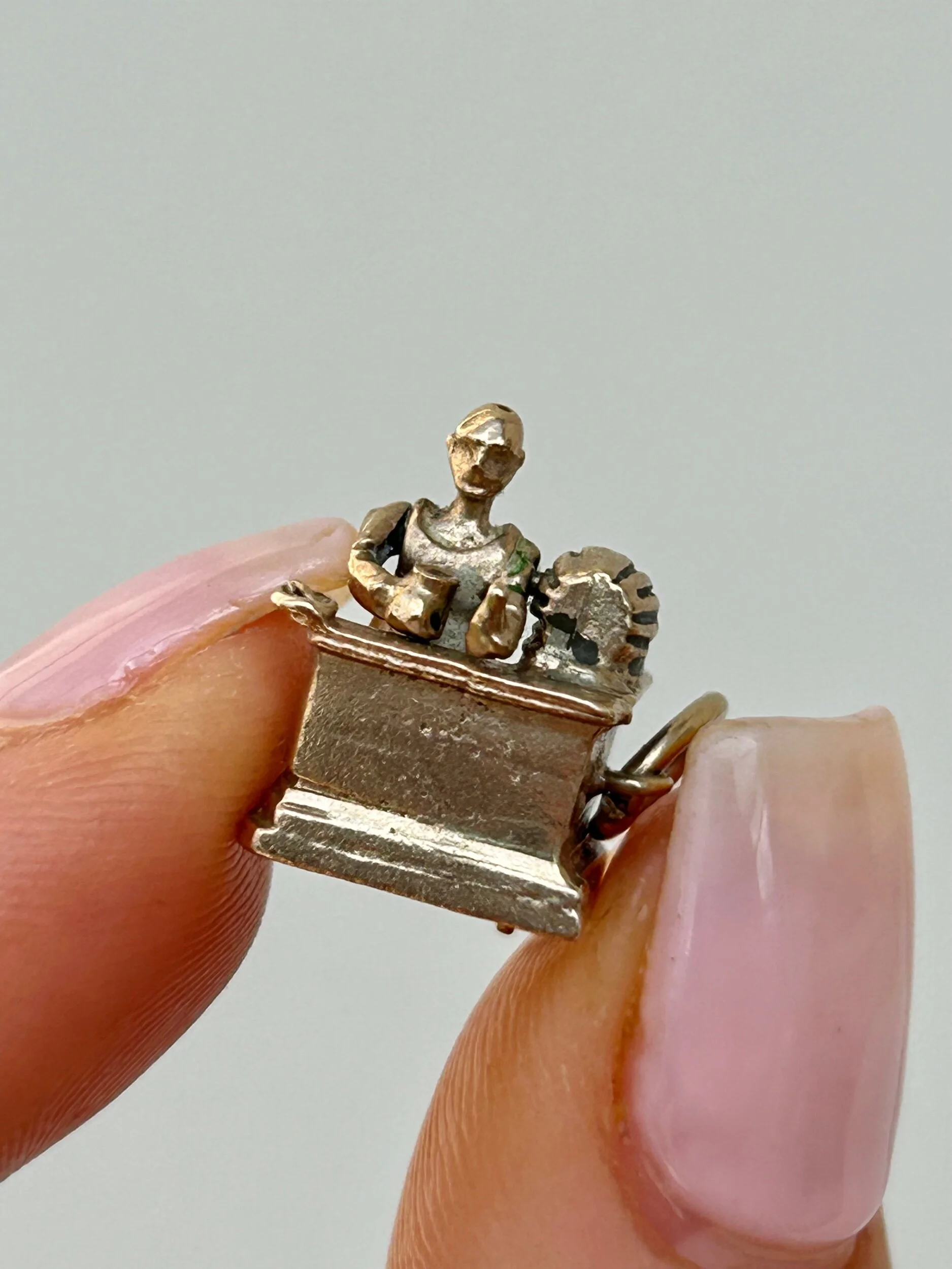 46A0B6E3-A951-45B6-85CD-CF4AD813AAF3