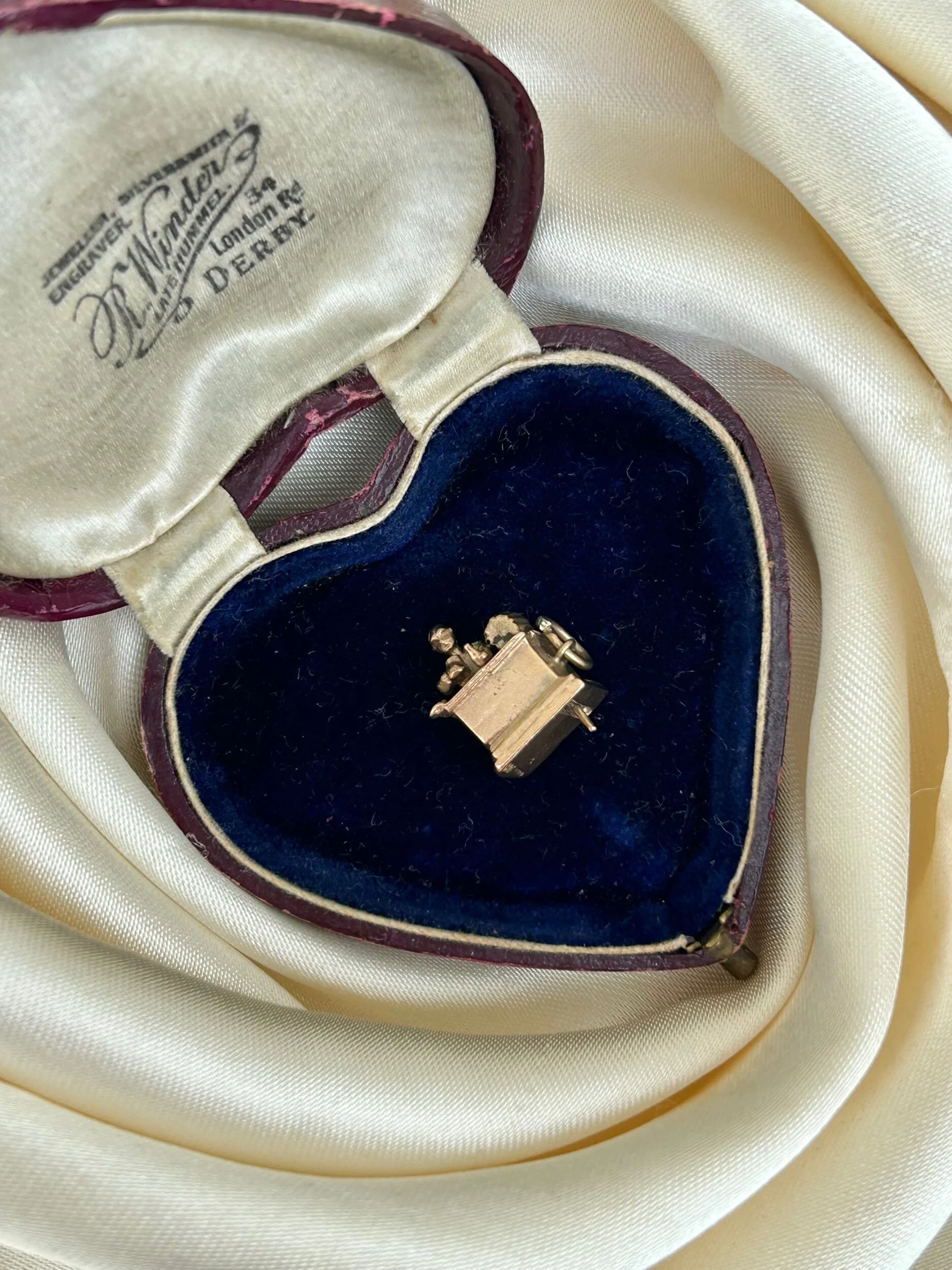 1193749E-52C9-48DD-B717-202F1059C732