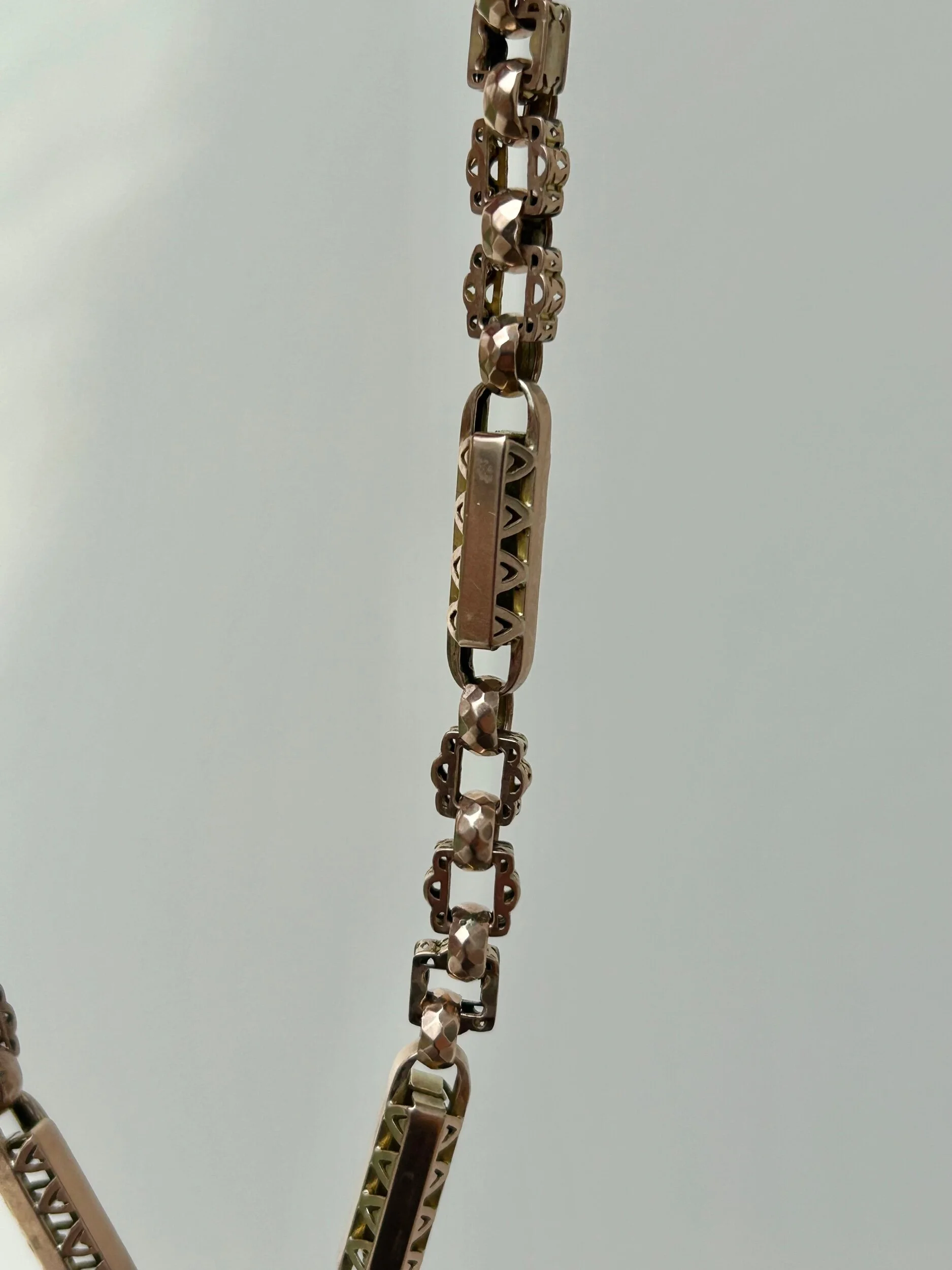 C51CE252-25F2-4255-B66B-41587560A419