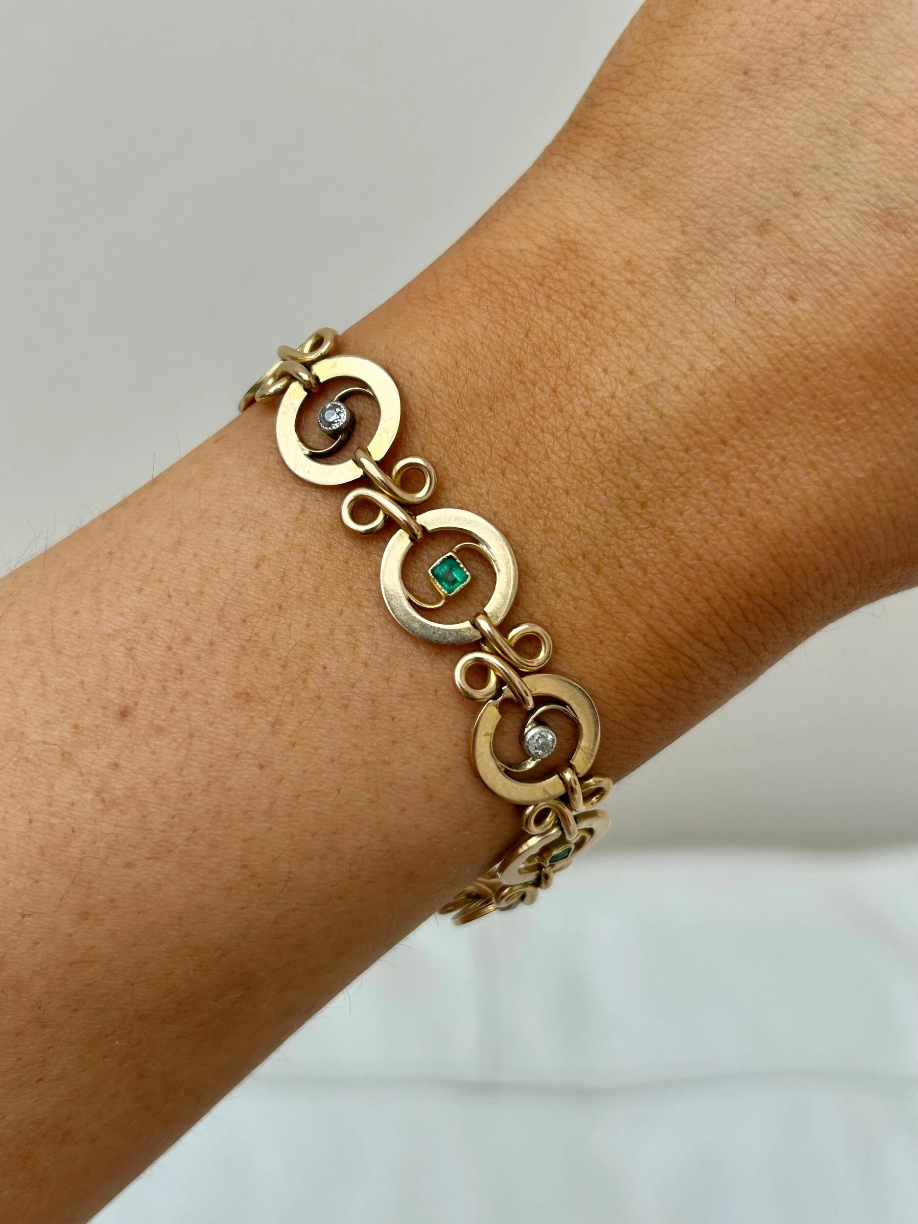 4D5E3347-572B-4256-8263-DC1B645E6EDF