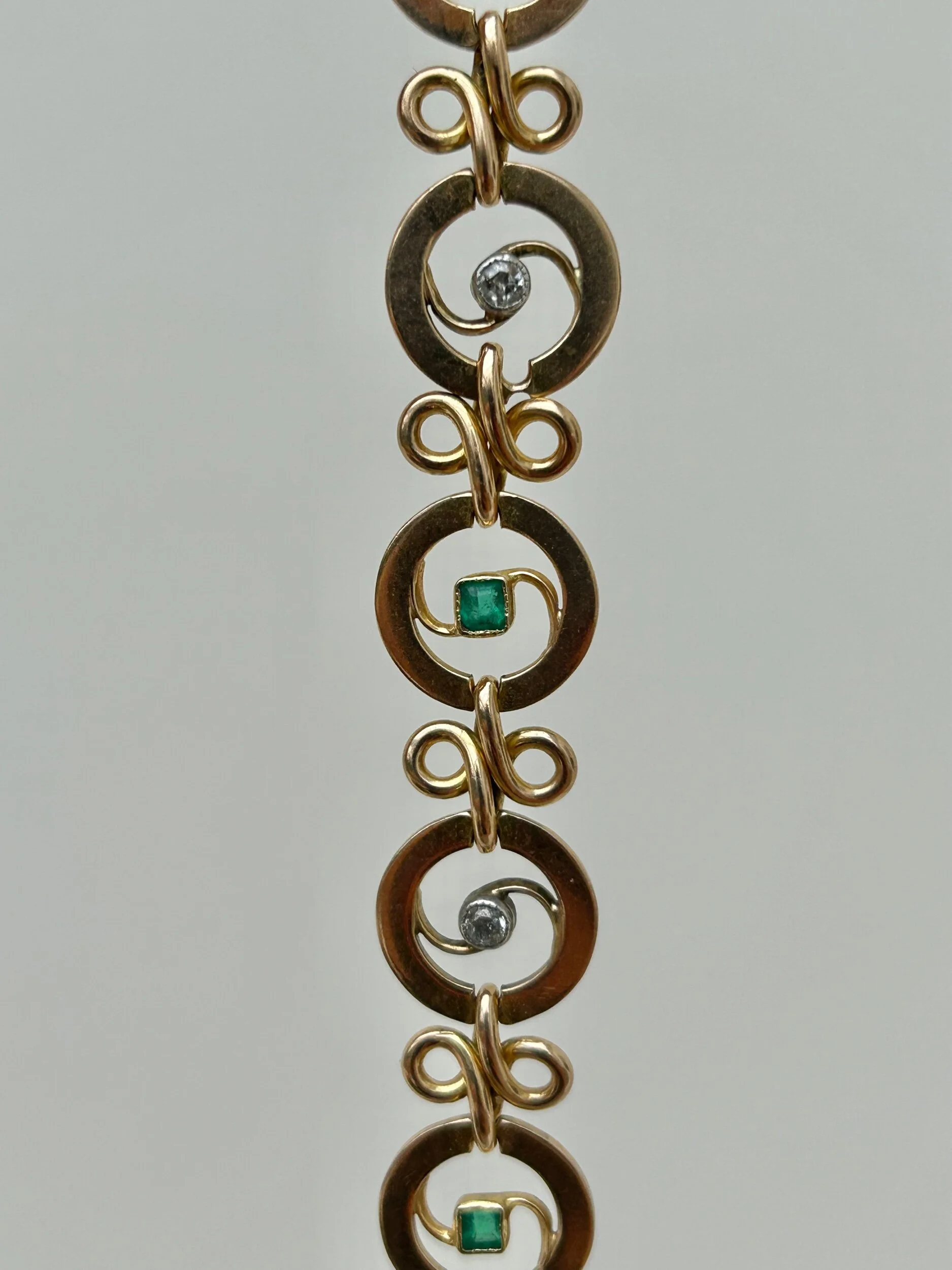 EA4EFF57-0445-4F15-A9AE-44E2068E9516