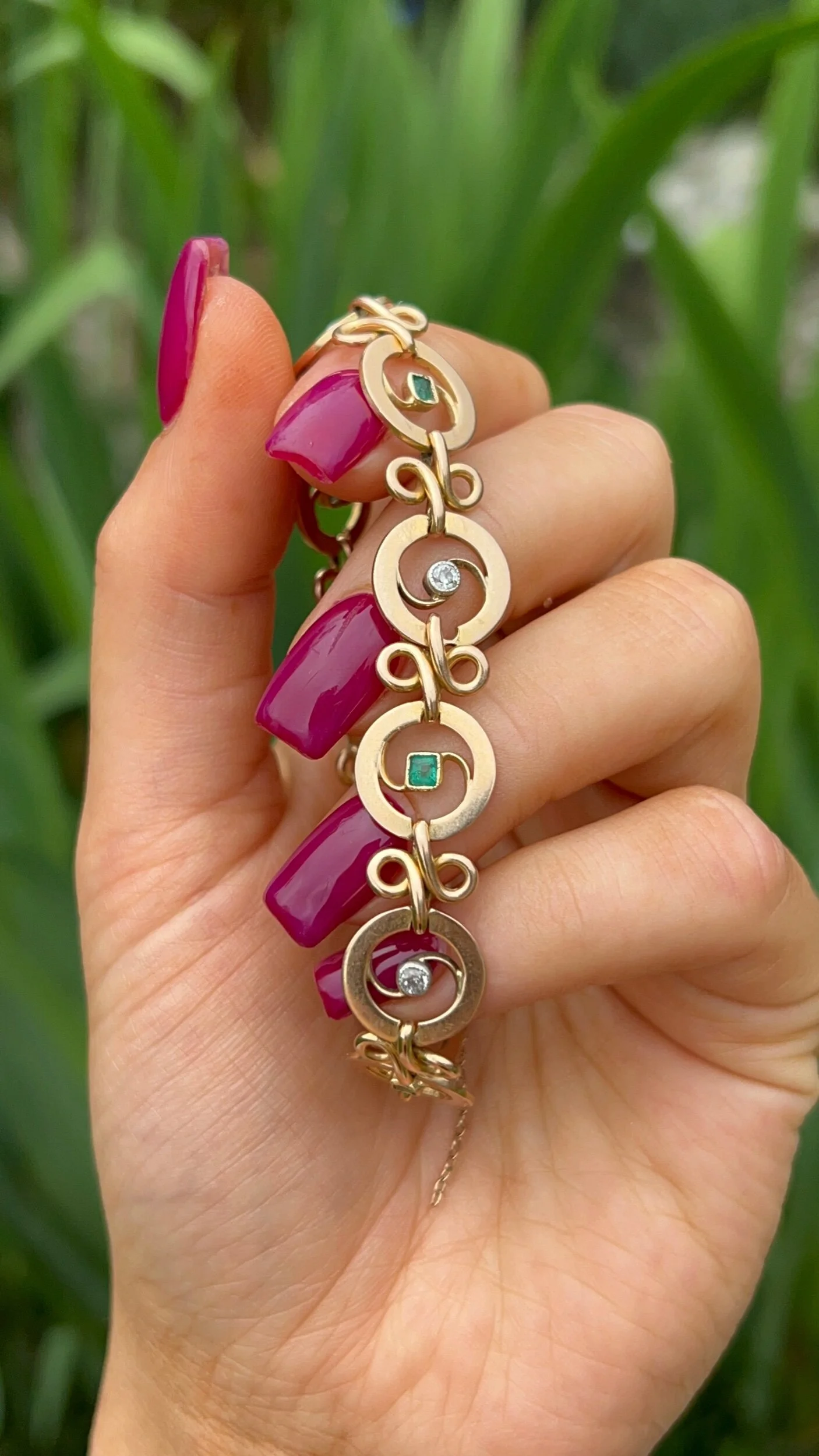 B5562342-CE87-4C3A-967B-B7C40901F4B1