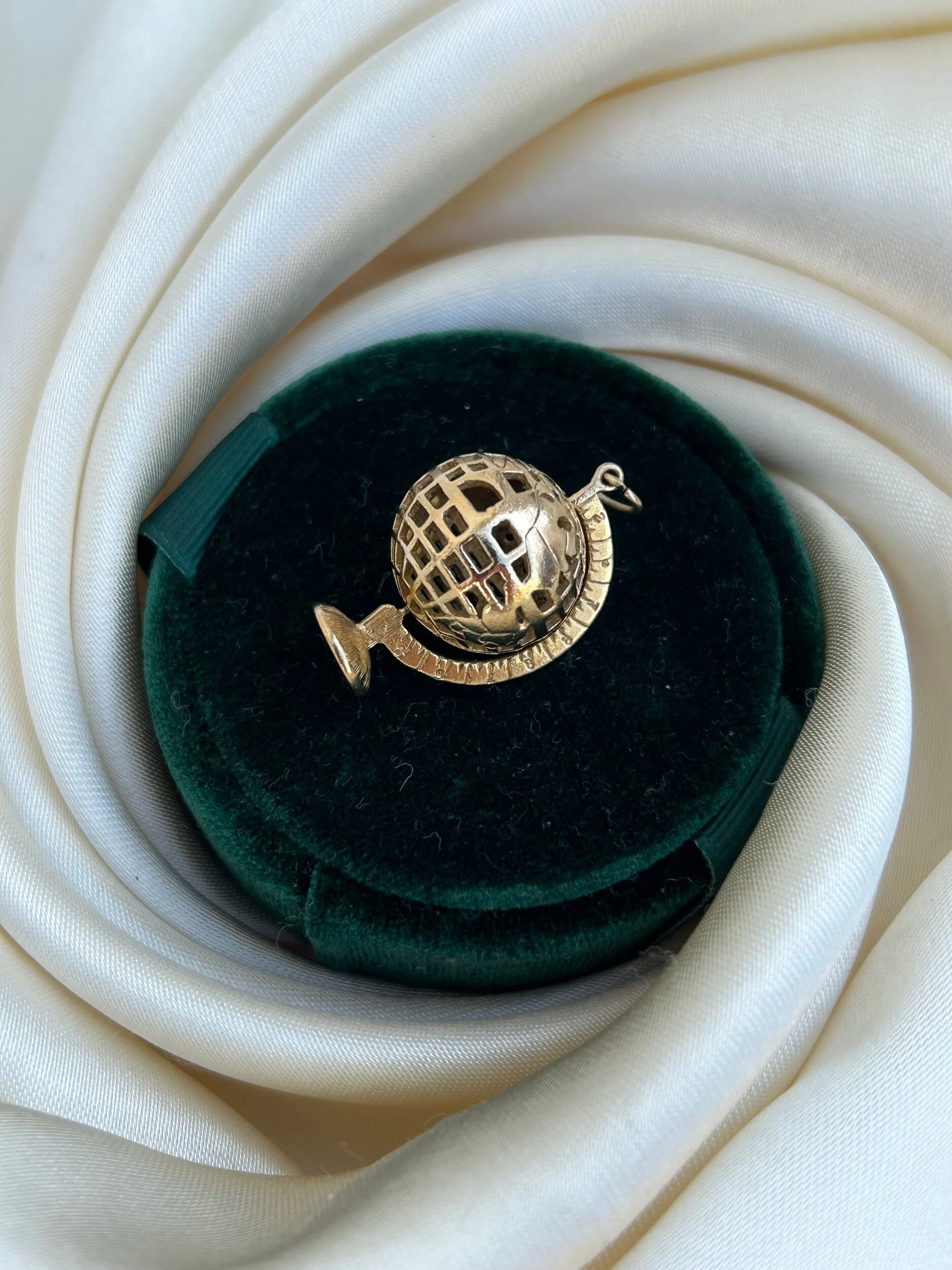 ADE09C88-7362-4EA1-AAE6-8503E1B9CA18