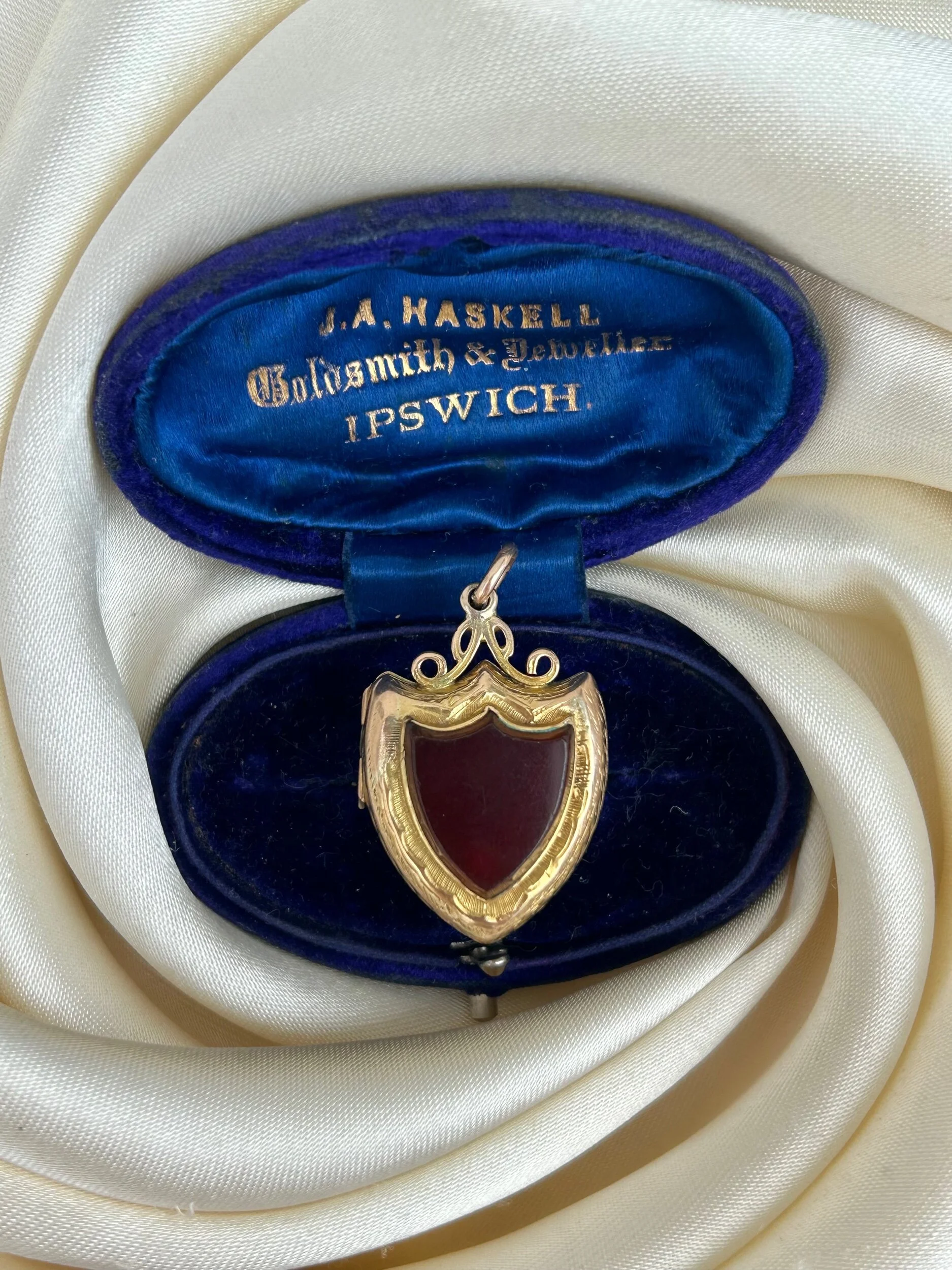 14B96A30-8801-4166-BE8B-EE57EA09A103