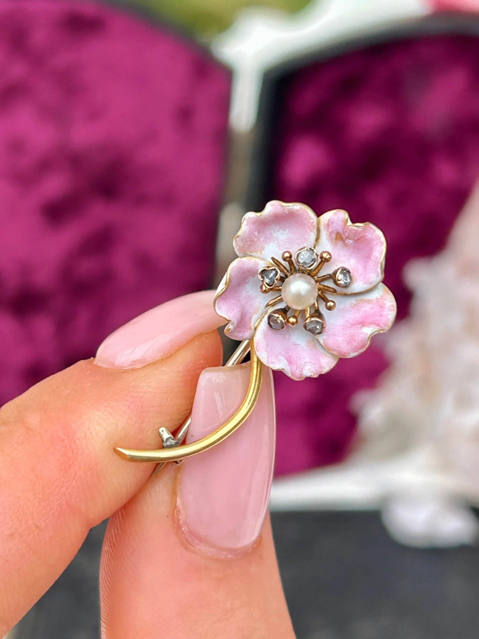 63E7E4B3-4A47-4C9F-A8BF-82EAB373175F