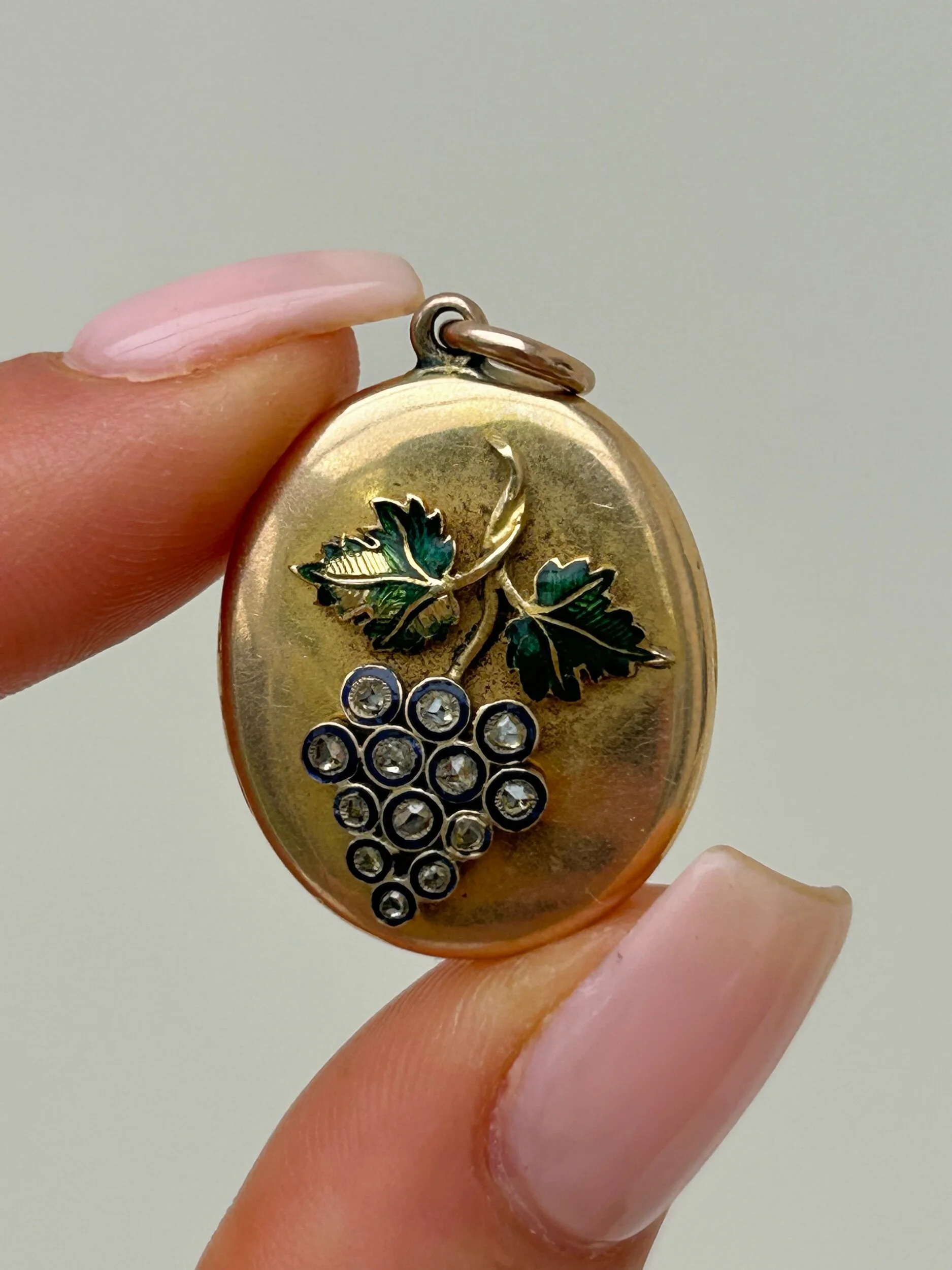 9902EE7F-E638-442C-9EF8-575BFCDCA8D7