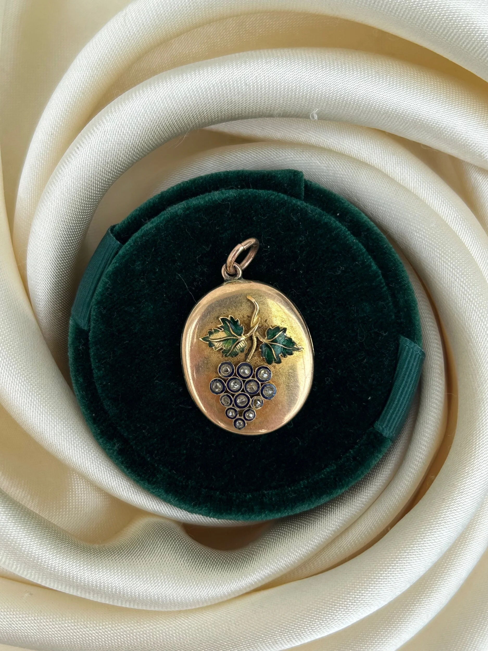 1050BCF5-1923-4C3B-BF38-1599009A195A