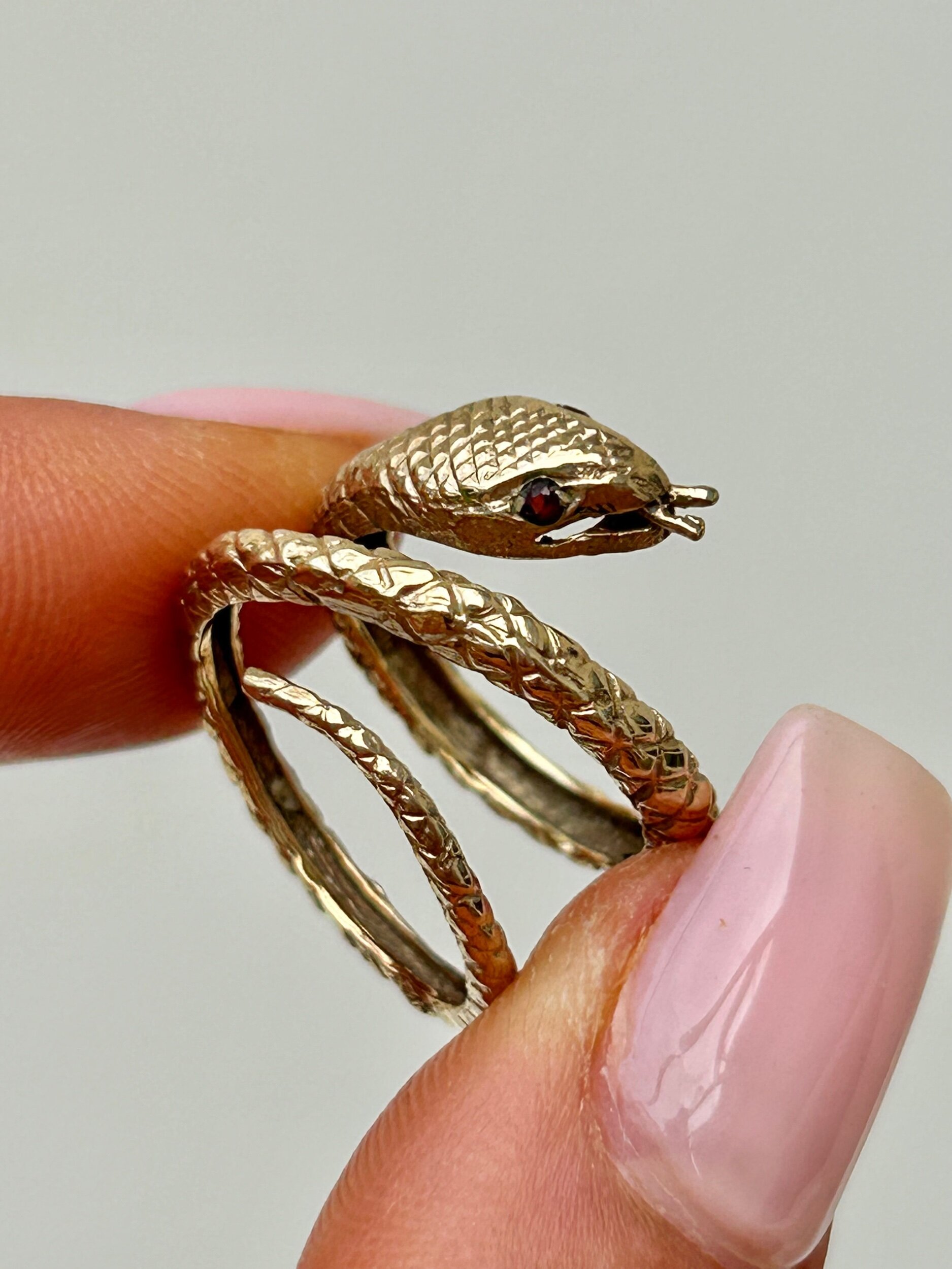 2851F448-9693-42EB-8A7B-D2B30B1D5AA5