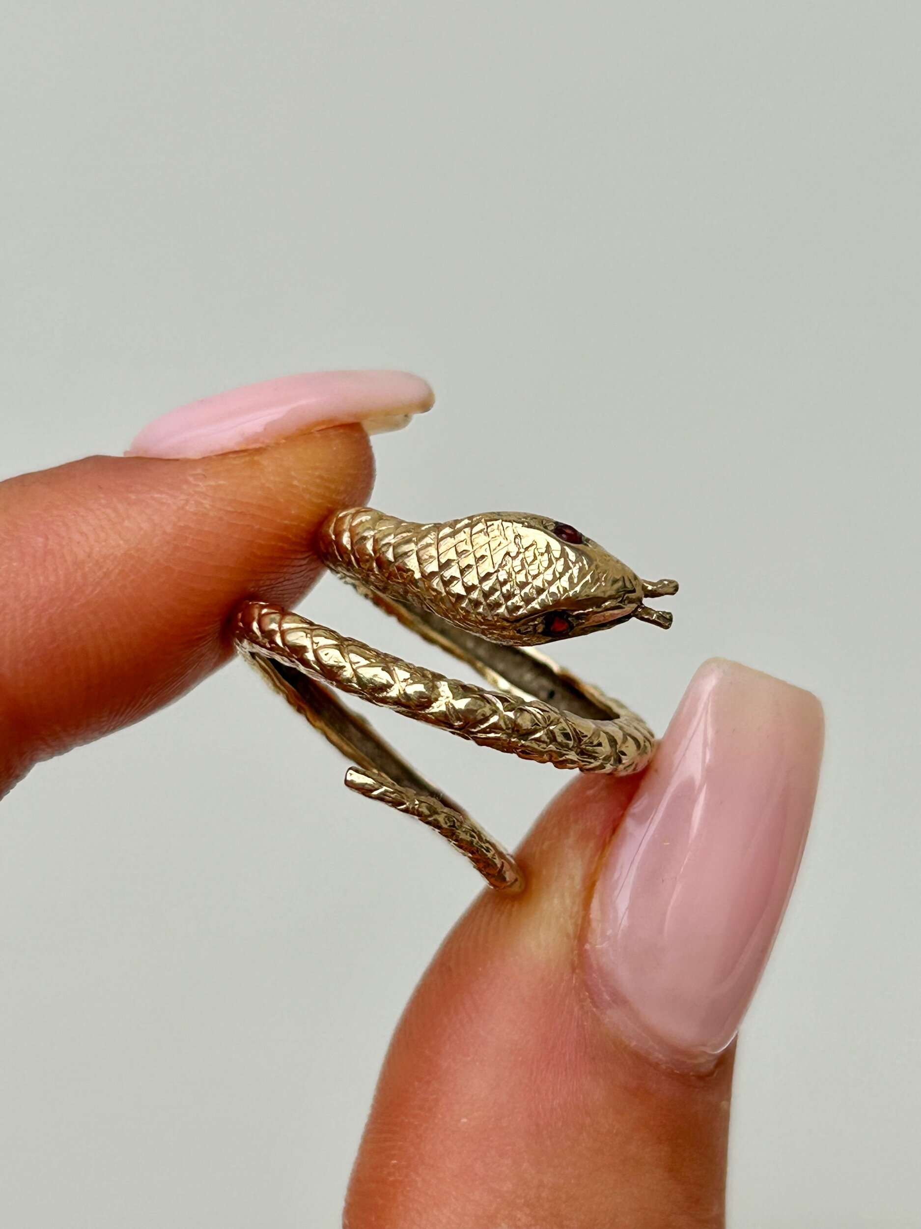 8F19576D-56C8-40EF-A0EB-A0C1339E1637