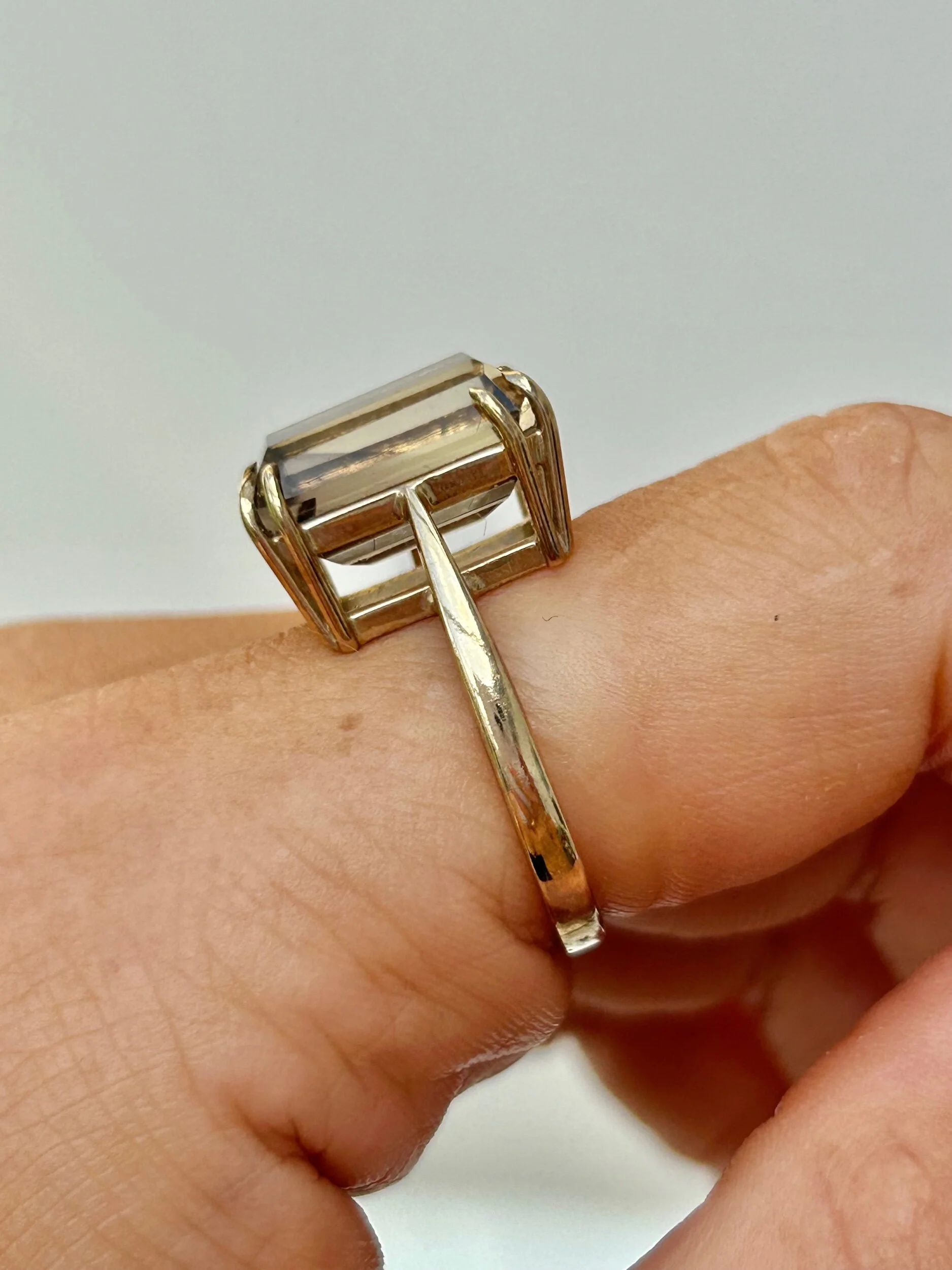 D8BBBD77-1141-4BB7-B99F-51B951FCFF39