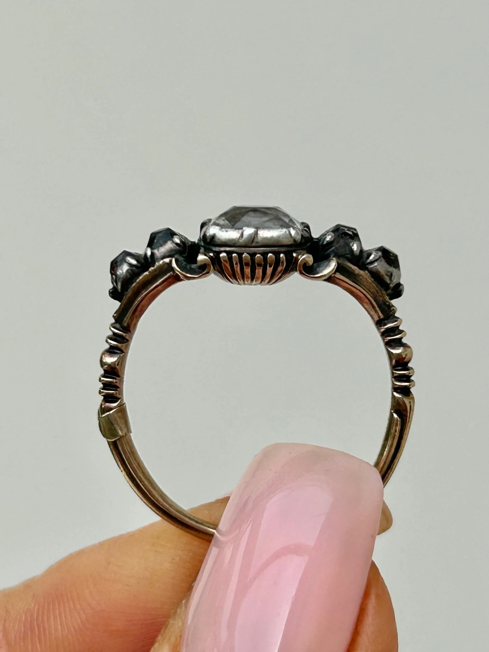 09432CC4-F5D9-4D08-B339-032E5B3DAC7B