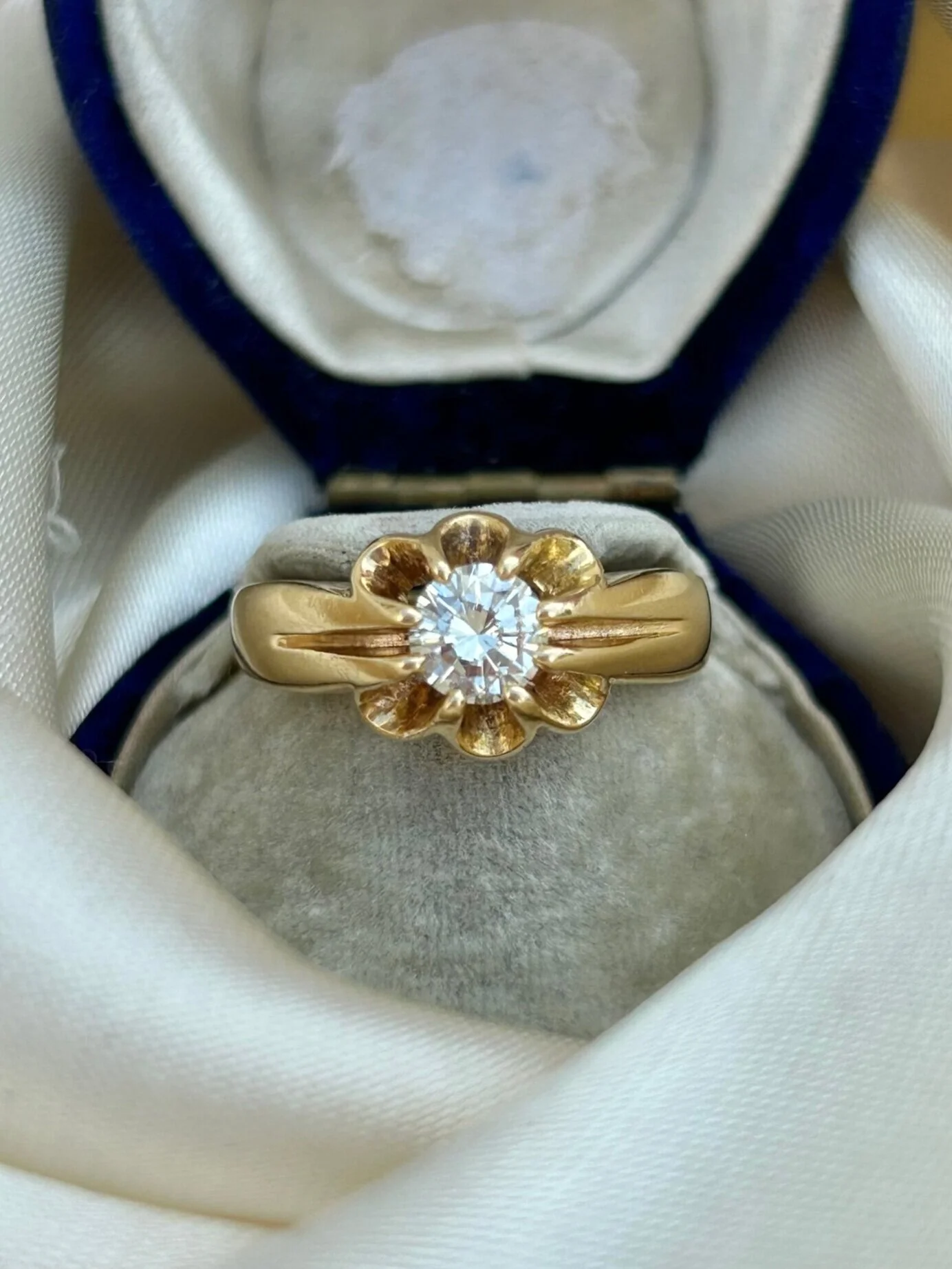 254B99D0-5262-44E4-A9B9-512E1918F821