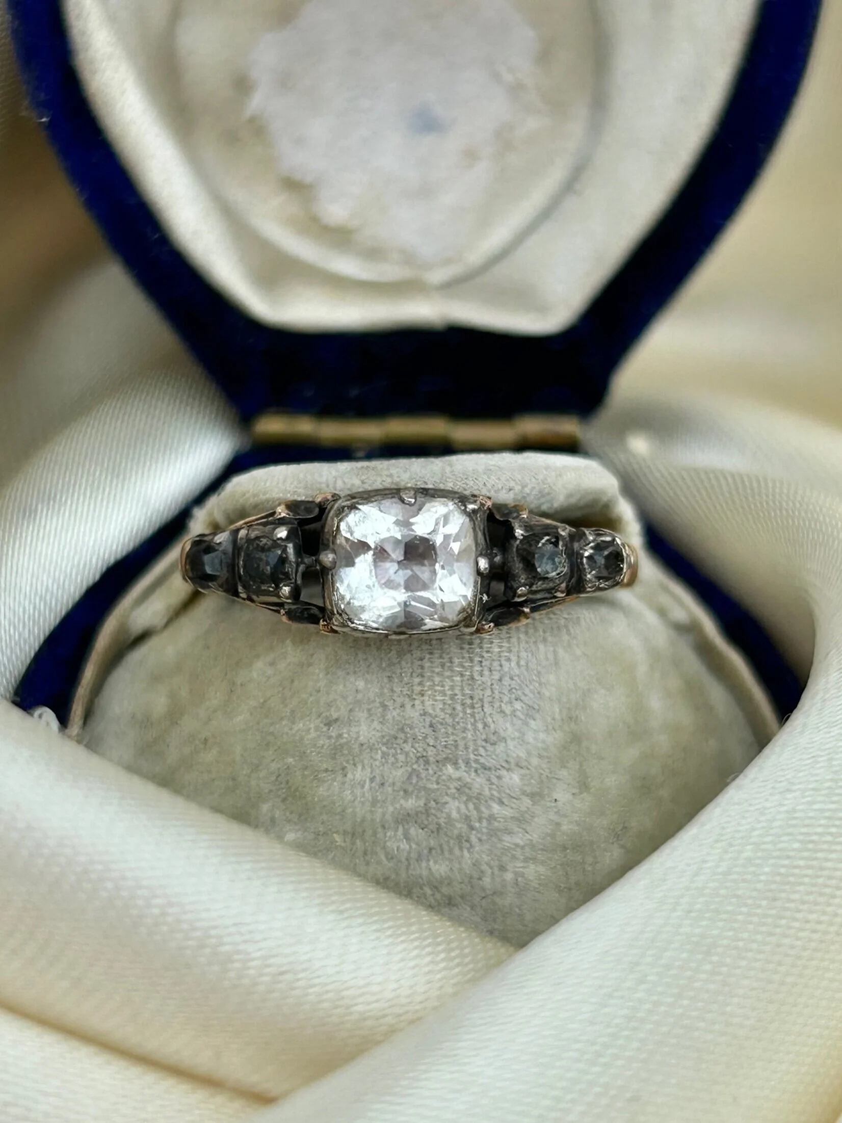 051B01B0-EA0A-4FFF-82B7-31487E1C5BAA