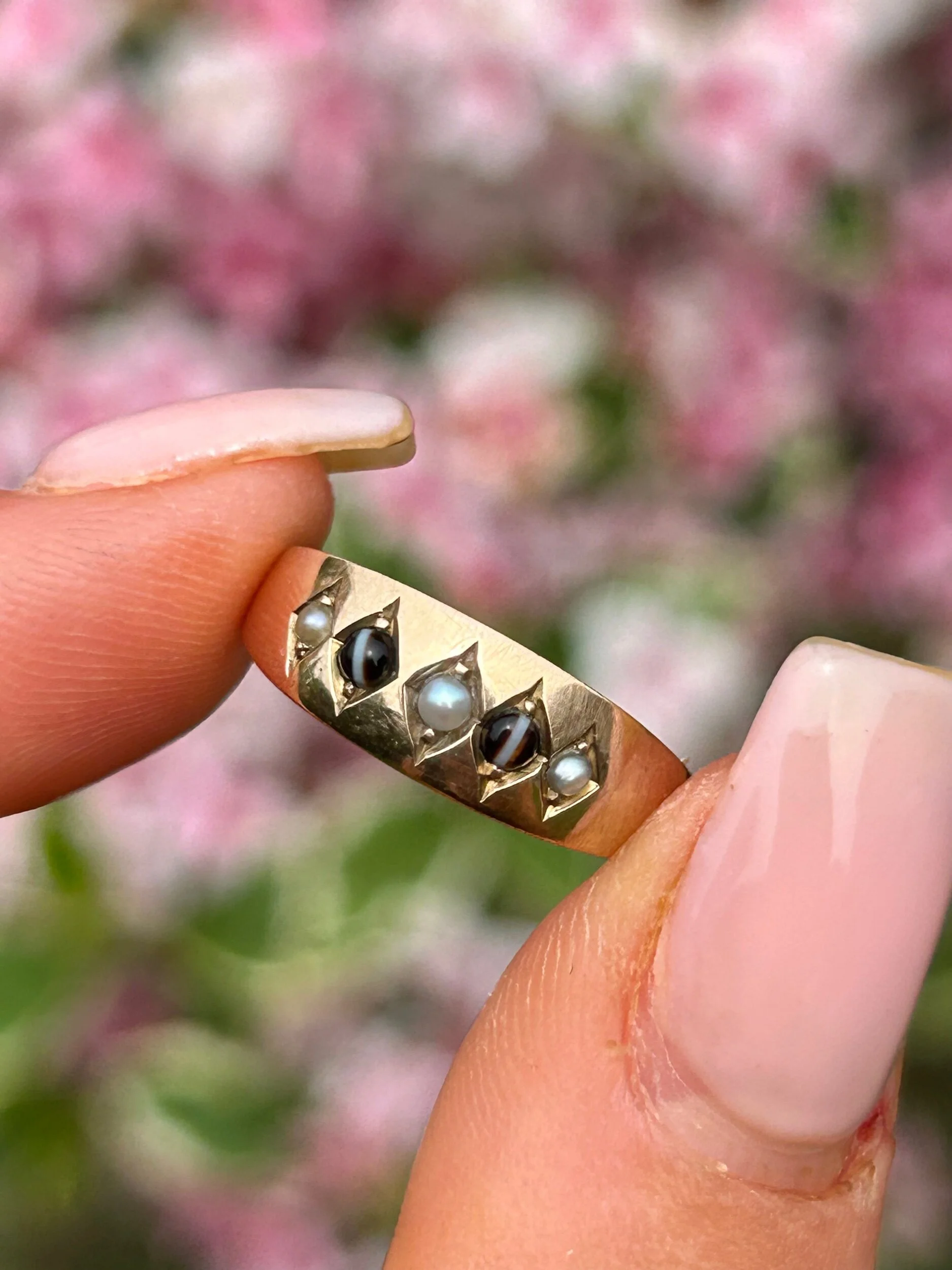 7F78F150-3BA2-47F9-BF24-05ADE2E3793A