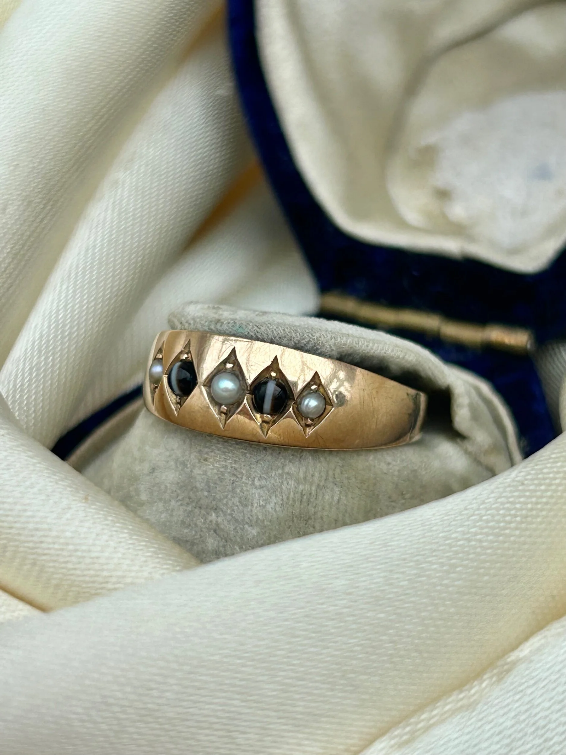 32BDCC7E-6D5A-4825-B3BF-1C827ED89F3E