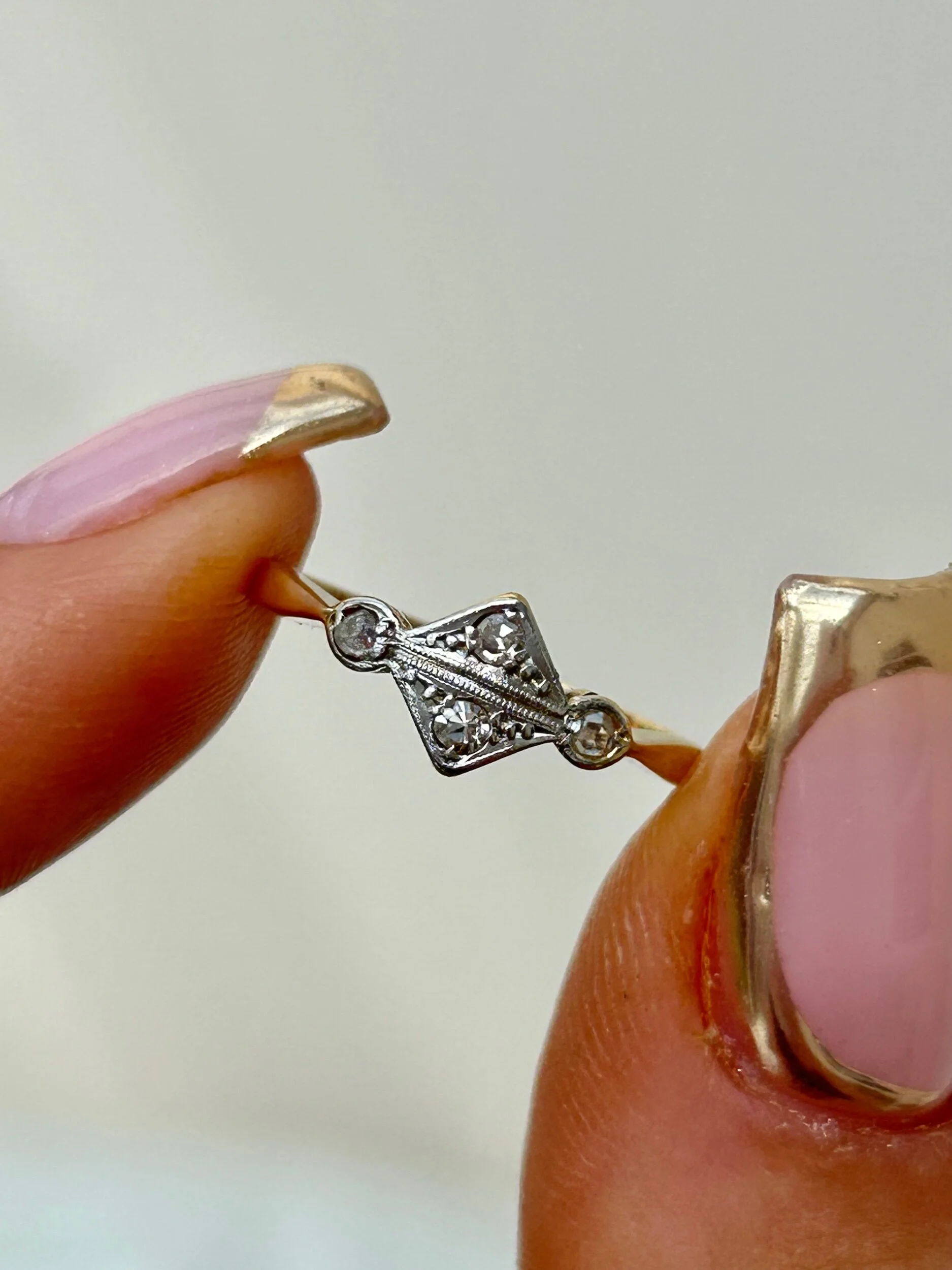 9125A3CF-520E-4E5B-91D0-983D50F17AD6